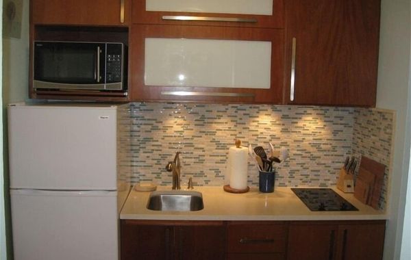 Condado Beachfront Studio, Incredible view, next to Mariott, secure, king bed