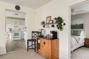 Alquiler Vacacional - The Green Street Getaway: A charming 3-bed house with AC & WiFi in South Haven