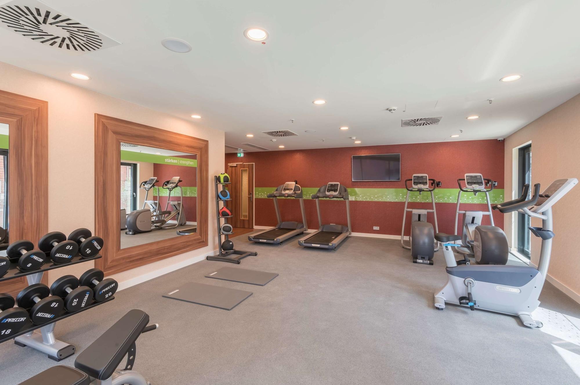 Gimnasio Hampton by Hilton Munich City West