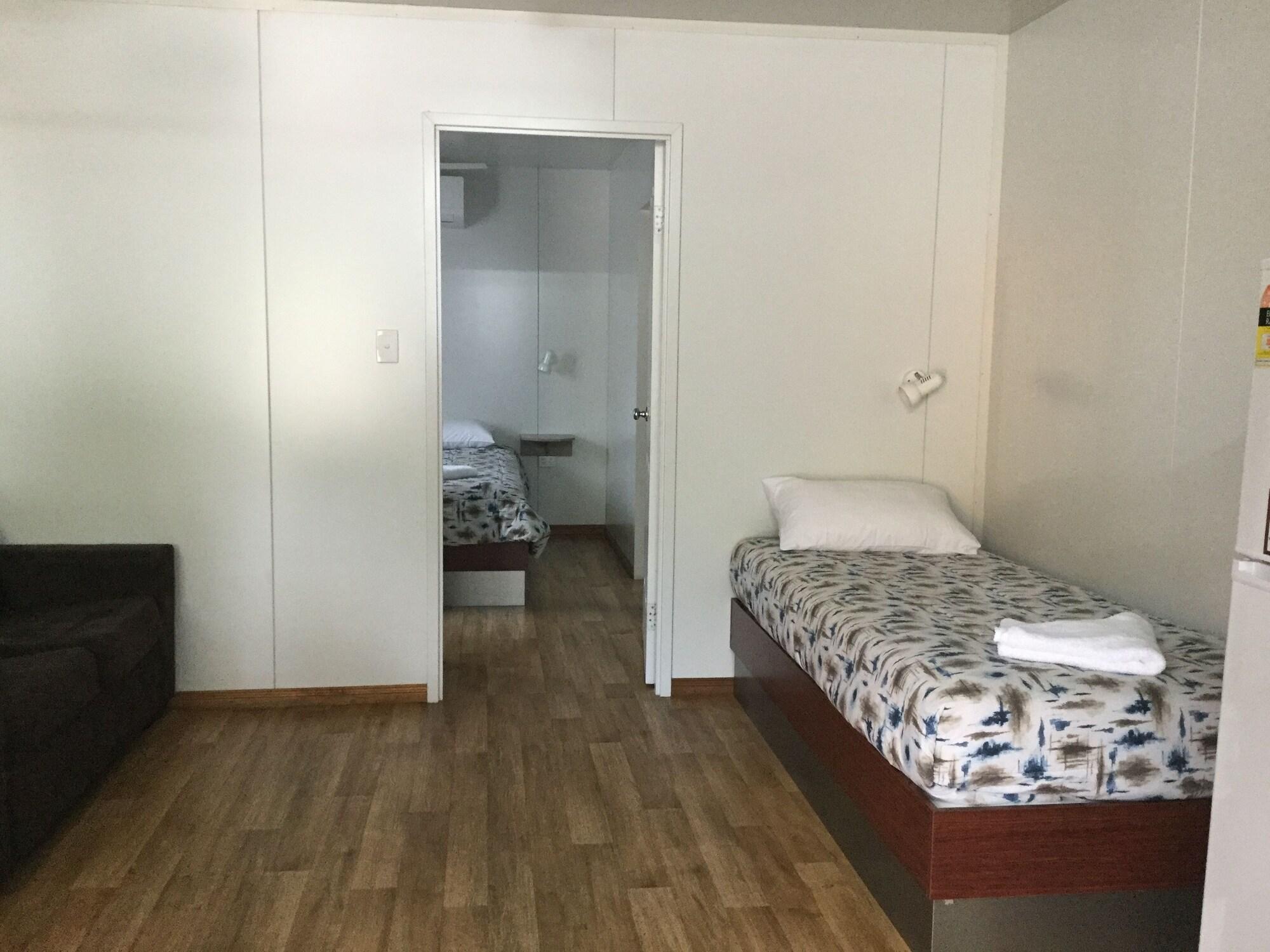 Set de Habitación Charters Towers Tourist Park