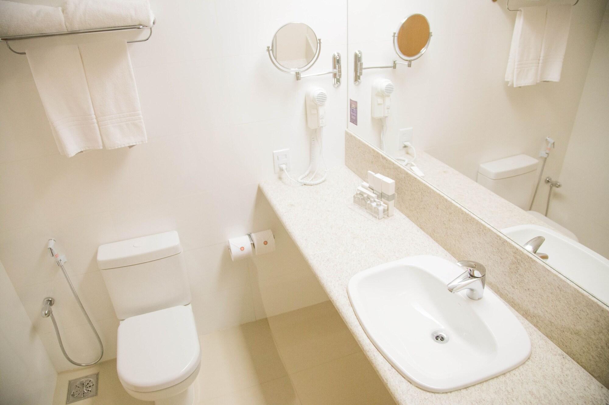 Equipamiento de Habitación Intercity Montes Claros
