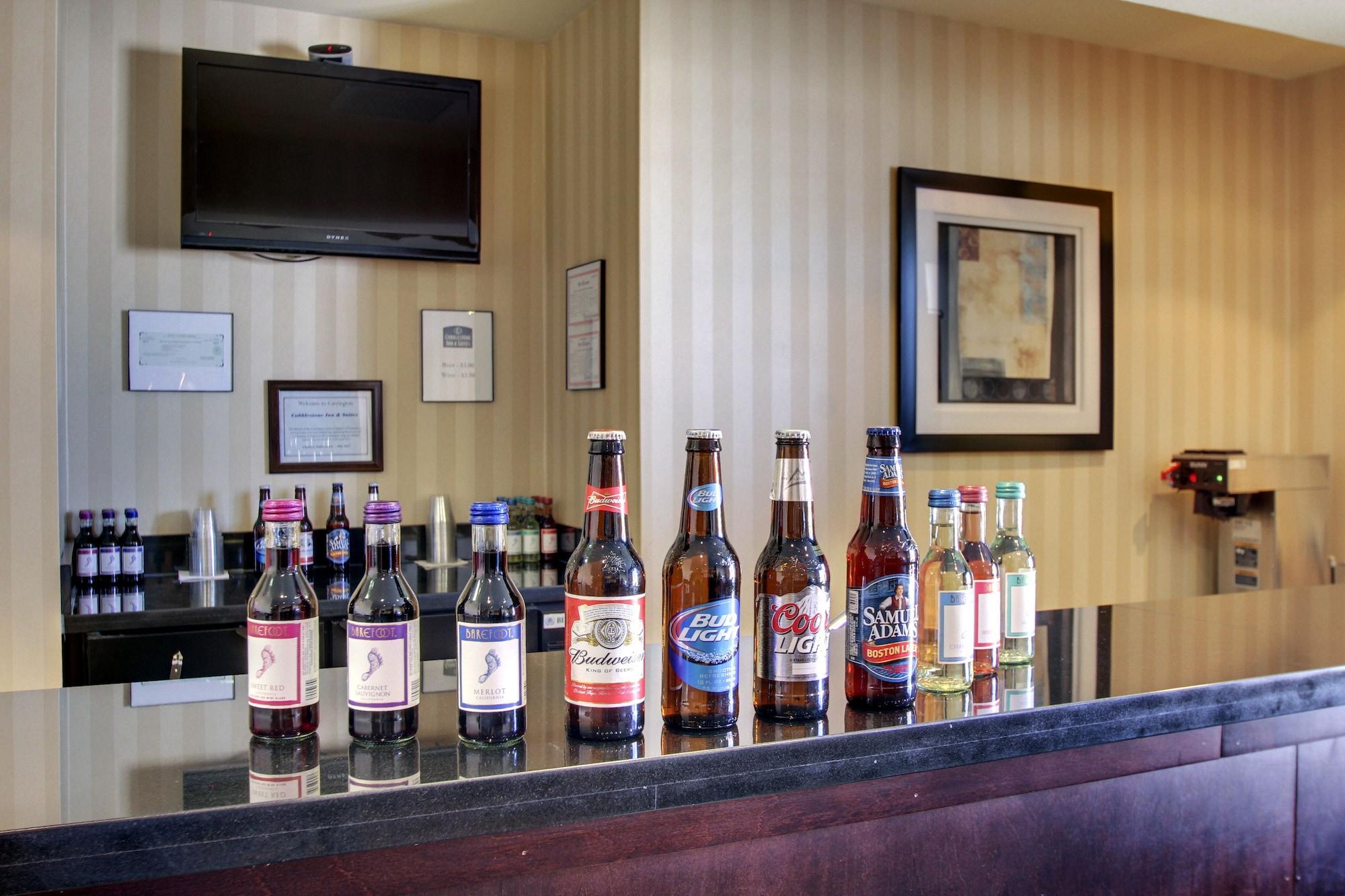 Bar/Salón Cobblestone Inn & Suites - Carrington
