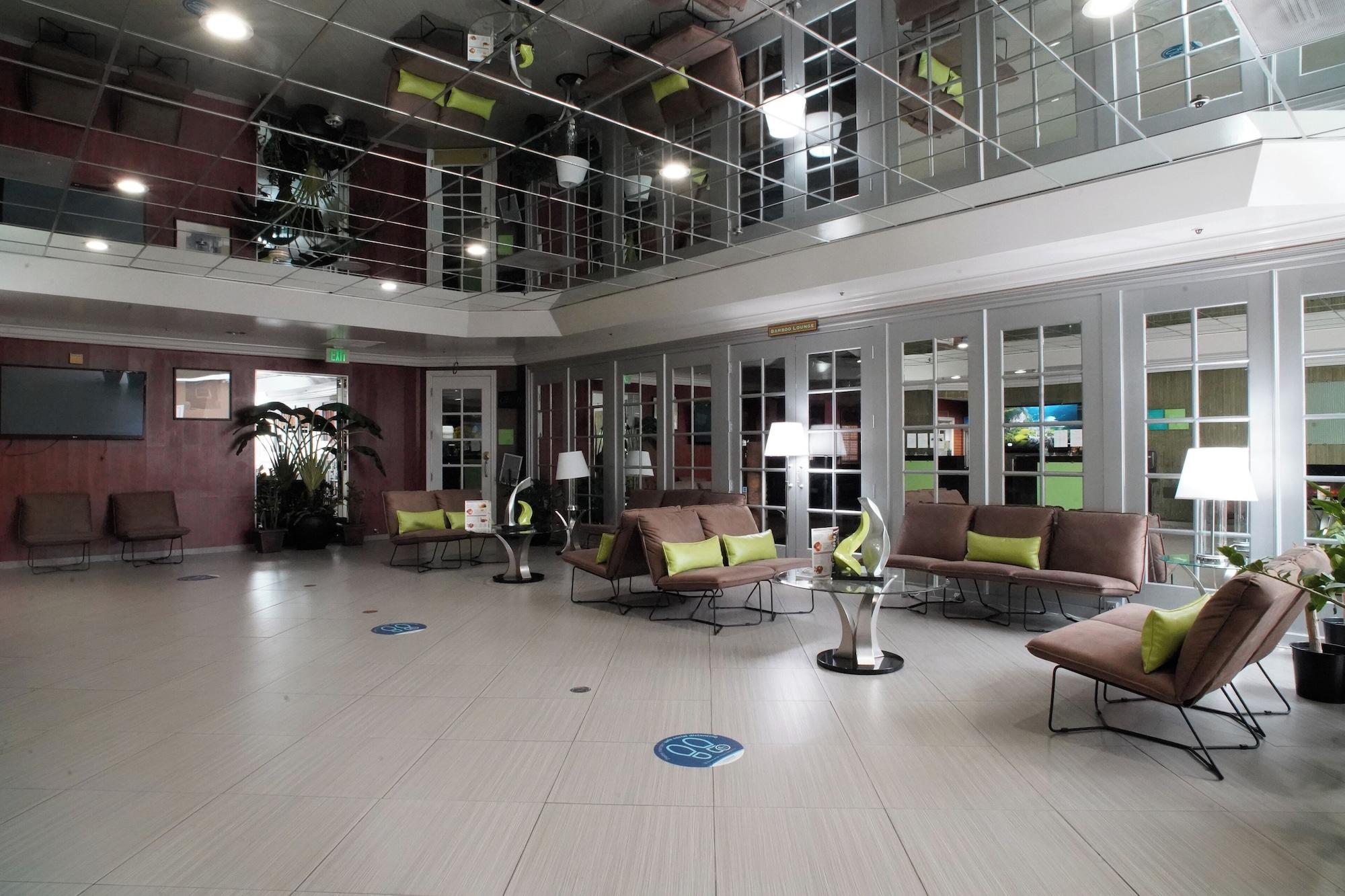 Vista Lobby Uptown Oasis San Jose Airport