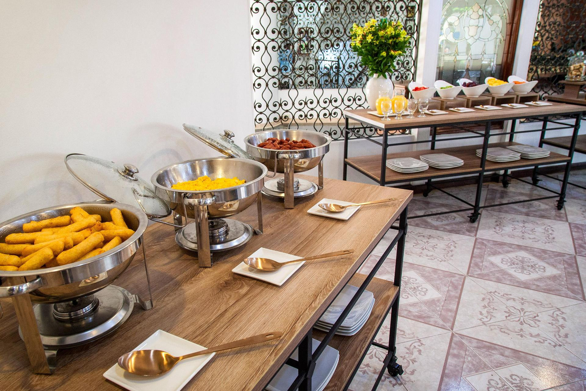 Hotel CASA LAURELES HOTEL