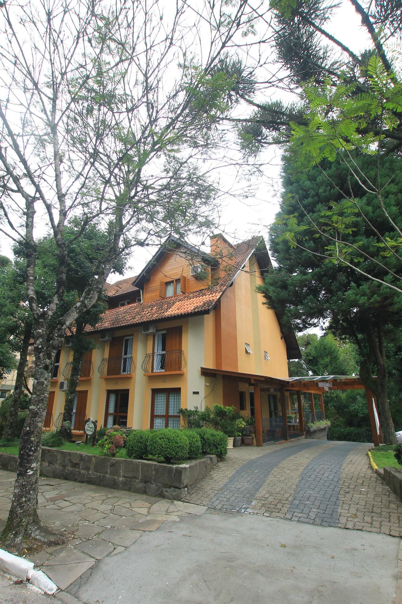 Vista da fachada Pousada Águia Branca