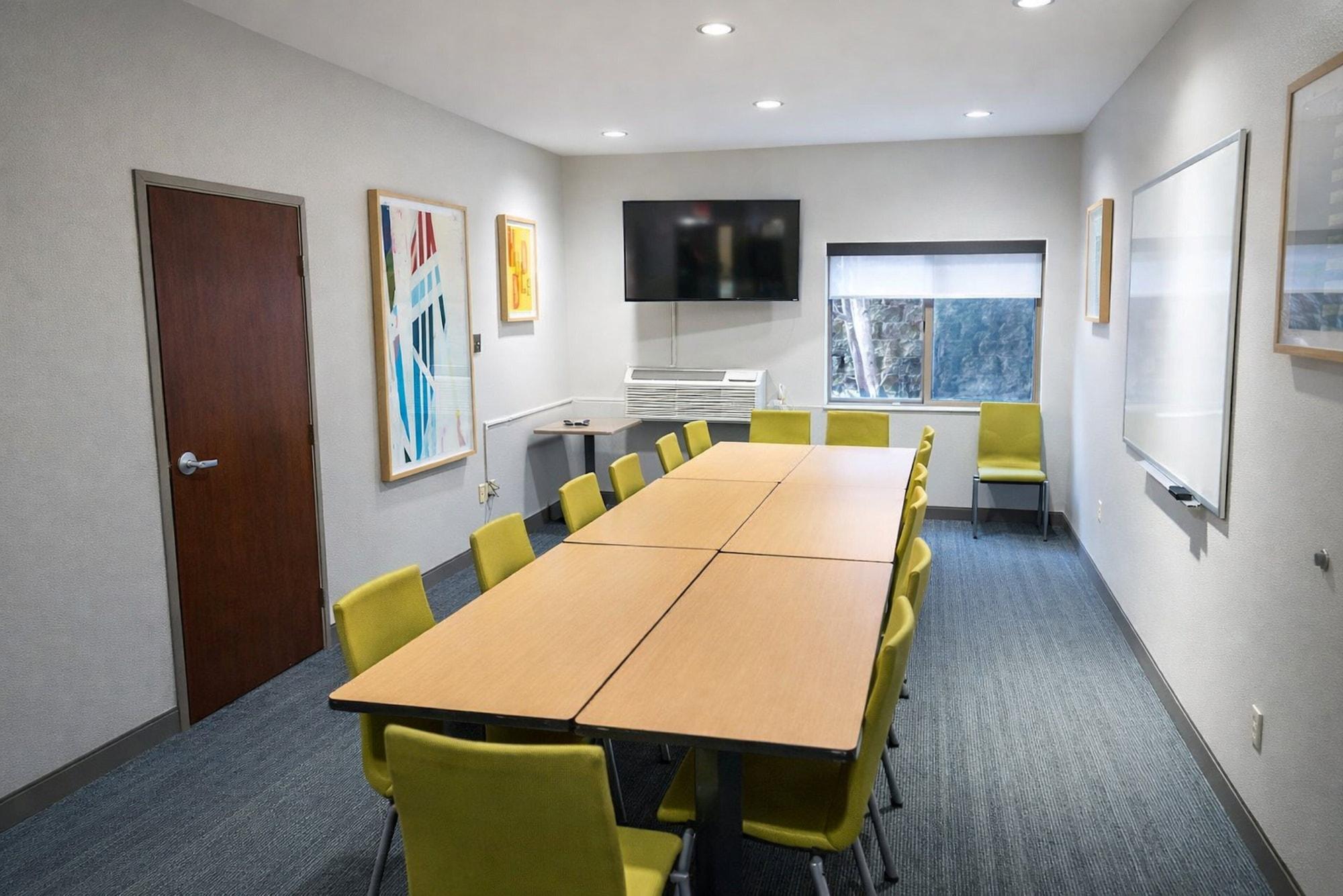 Sala de Reuniones Holiday Inn Express Hotel & Suites St. Paul-Woodbury by IHG