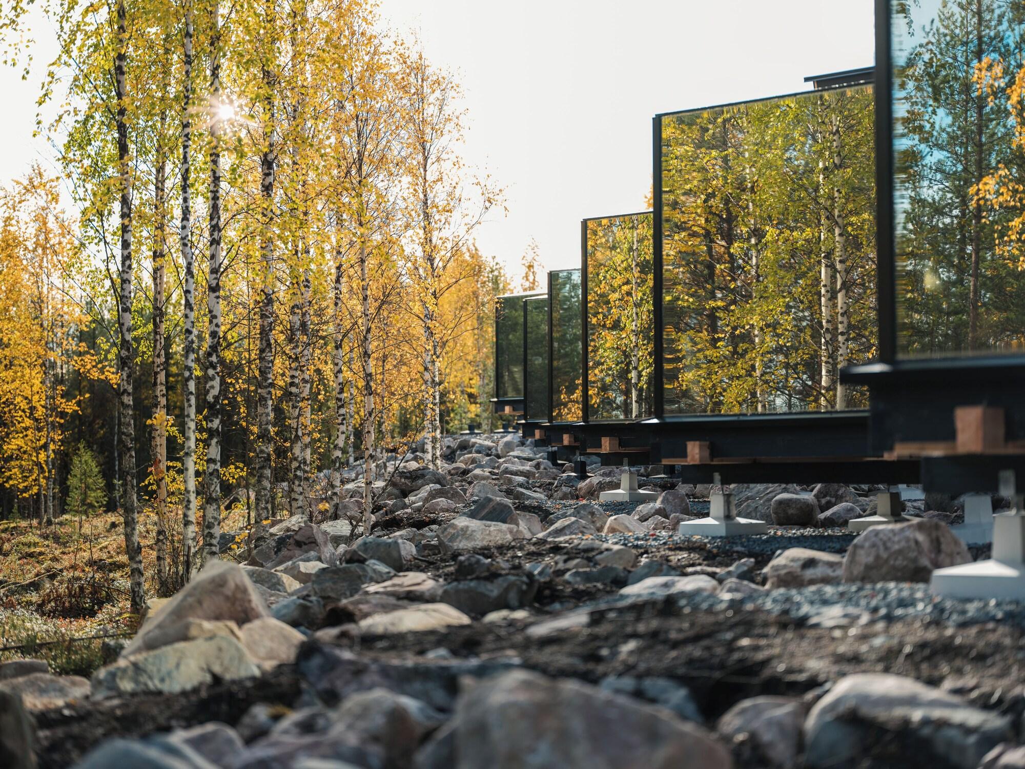 Varios Aava Glass Igloos