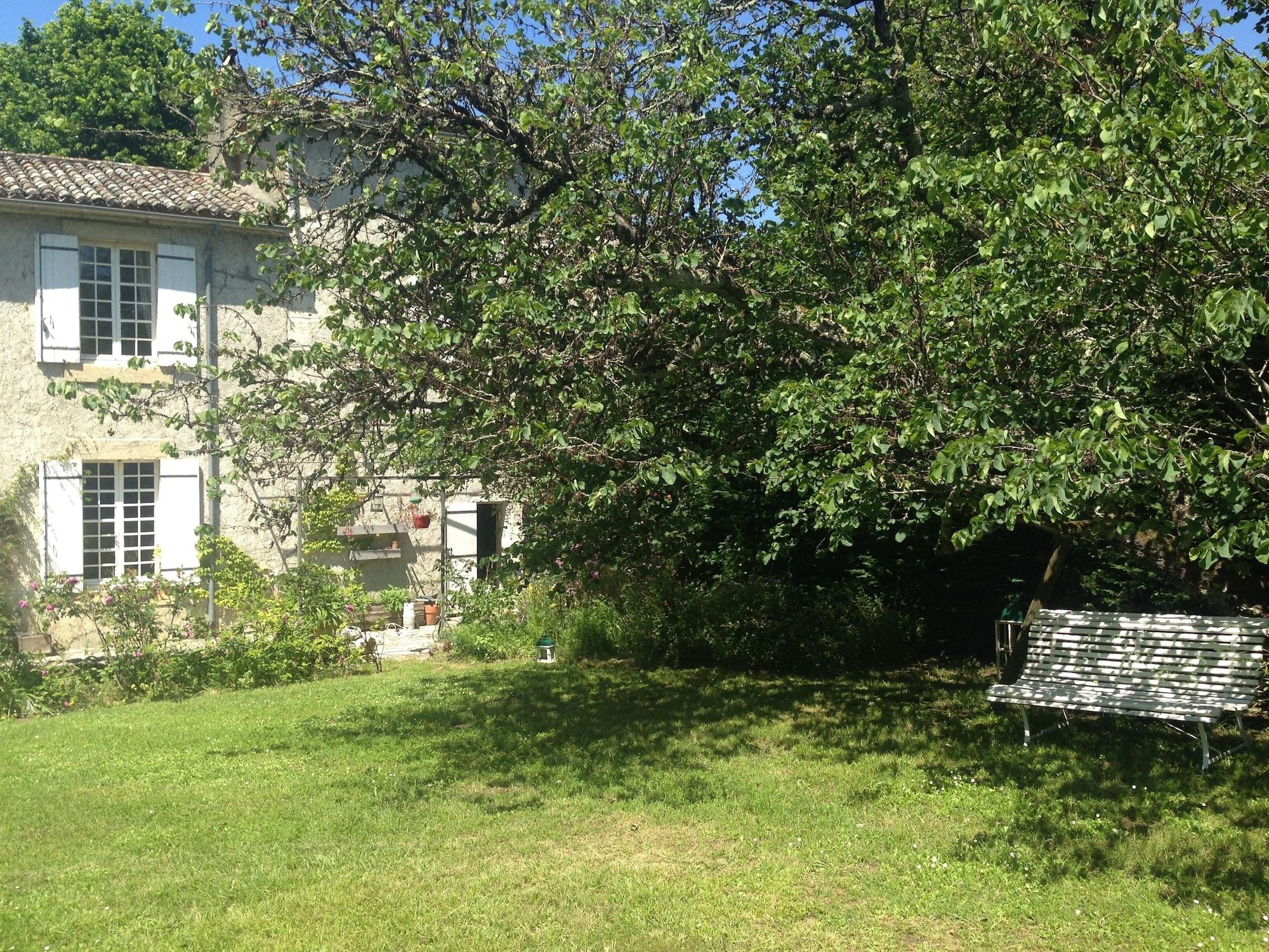 Vista Exterior Les 2 Brigards