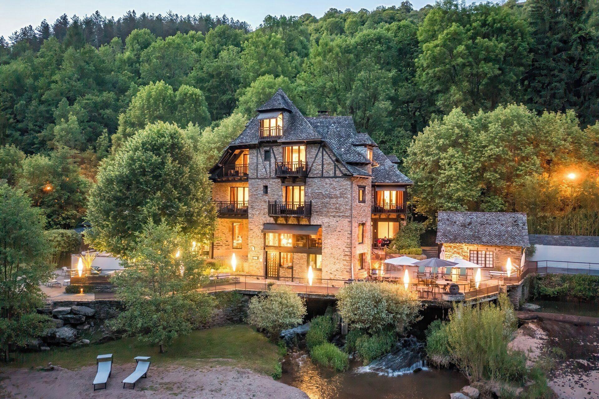 Varios Le Moulin de Cambelong