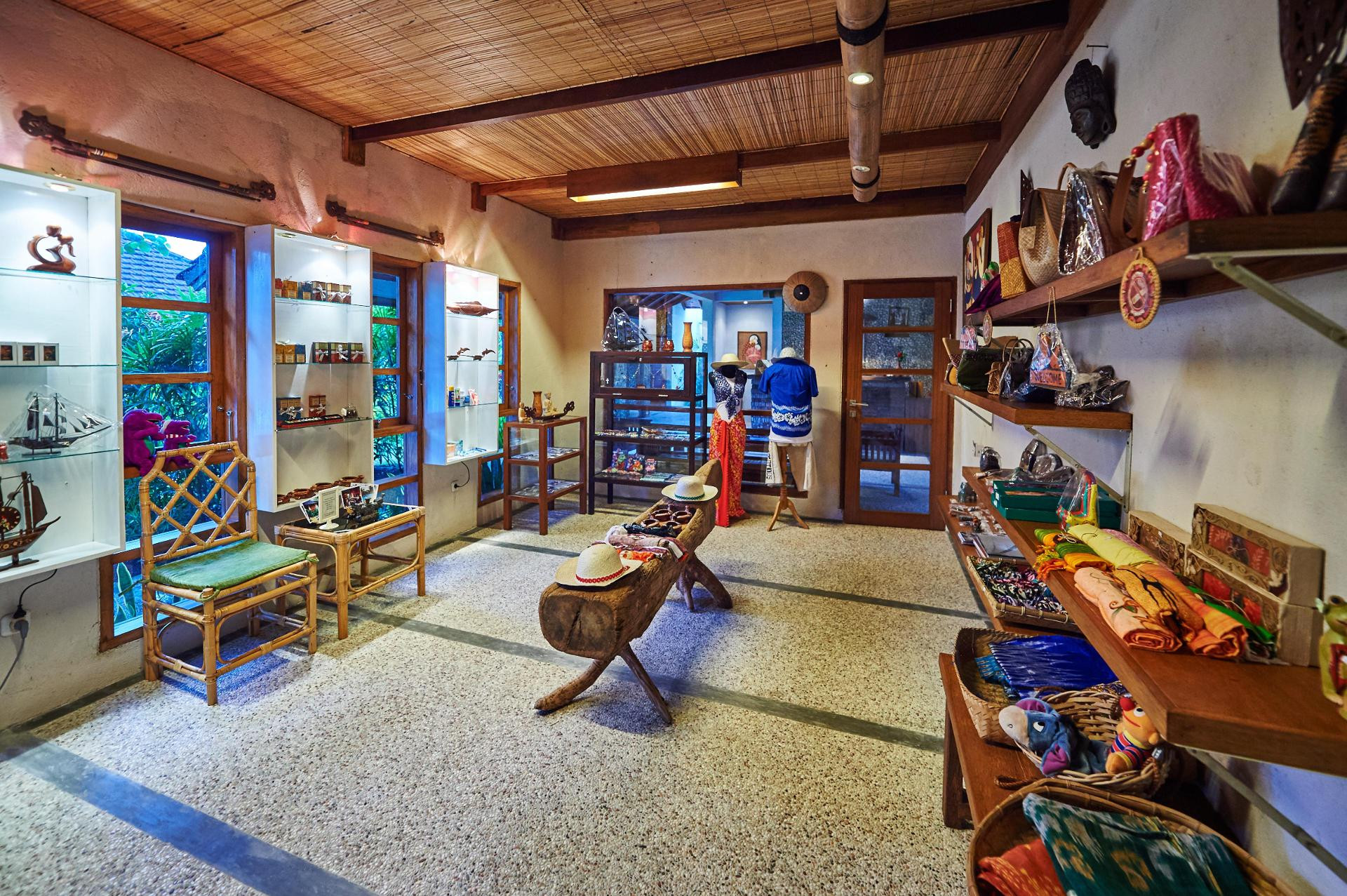 Vista Lobby Cocotinos Manado a Boutique Dive Resort & Spa