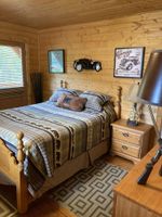 Alquiler Vacacional - Spacious, 2000 sq. ft. Luxury Log House on Adams Lake..