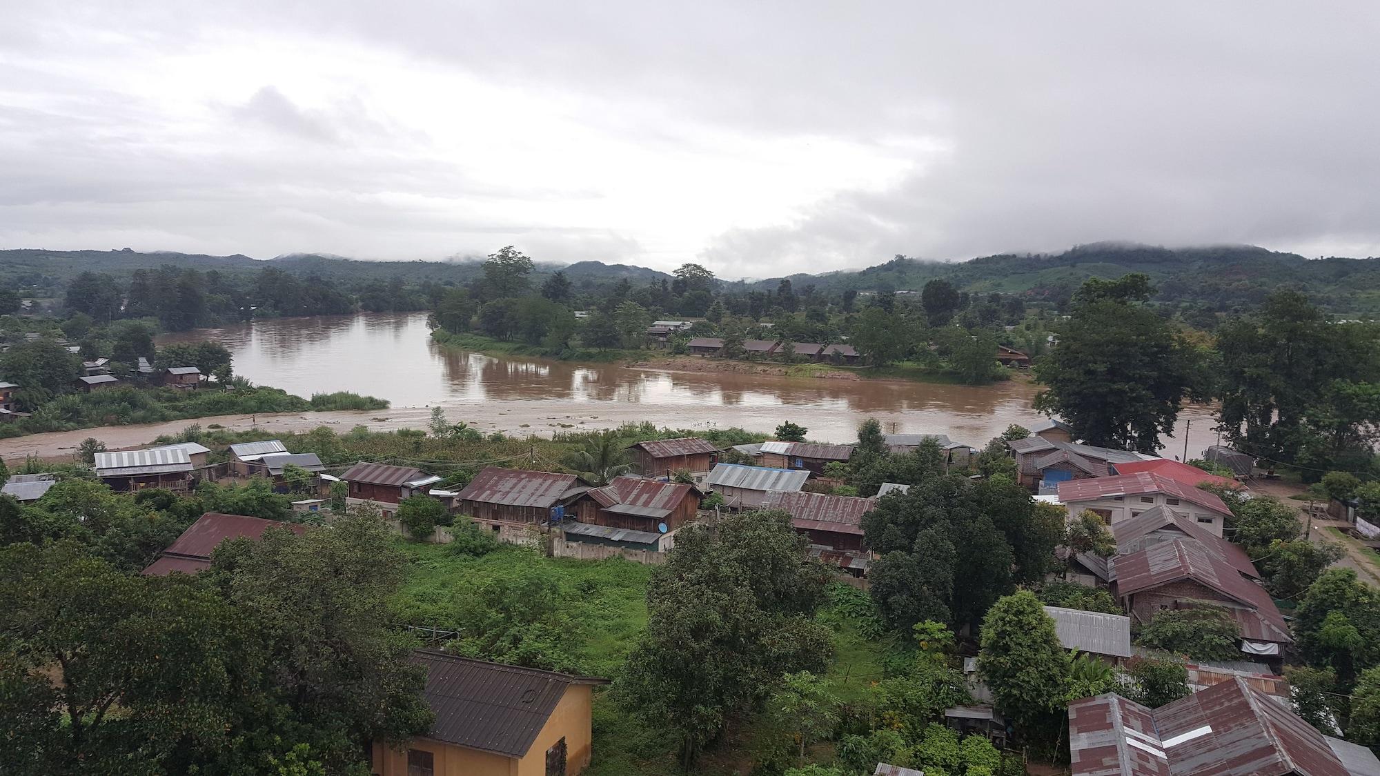 Varios Red Dragon Hotel Hsipaw