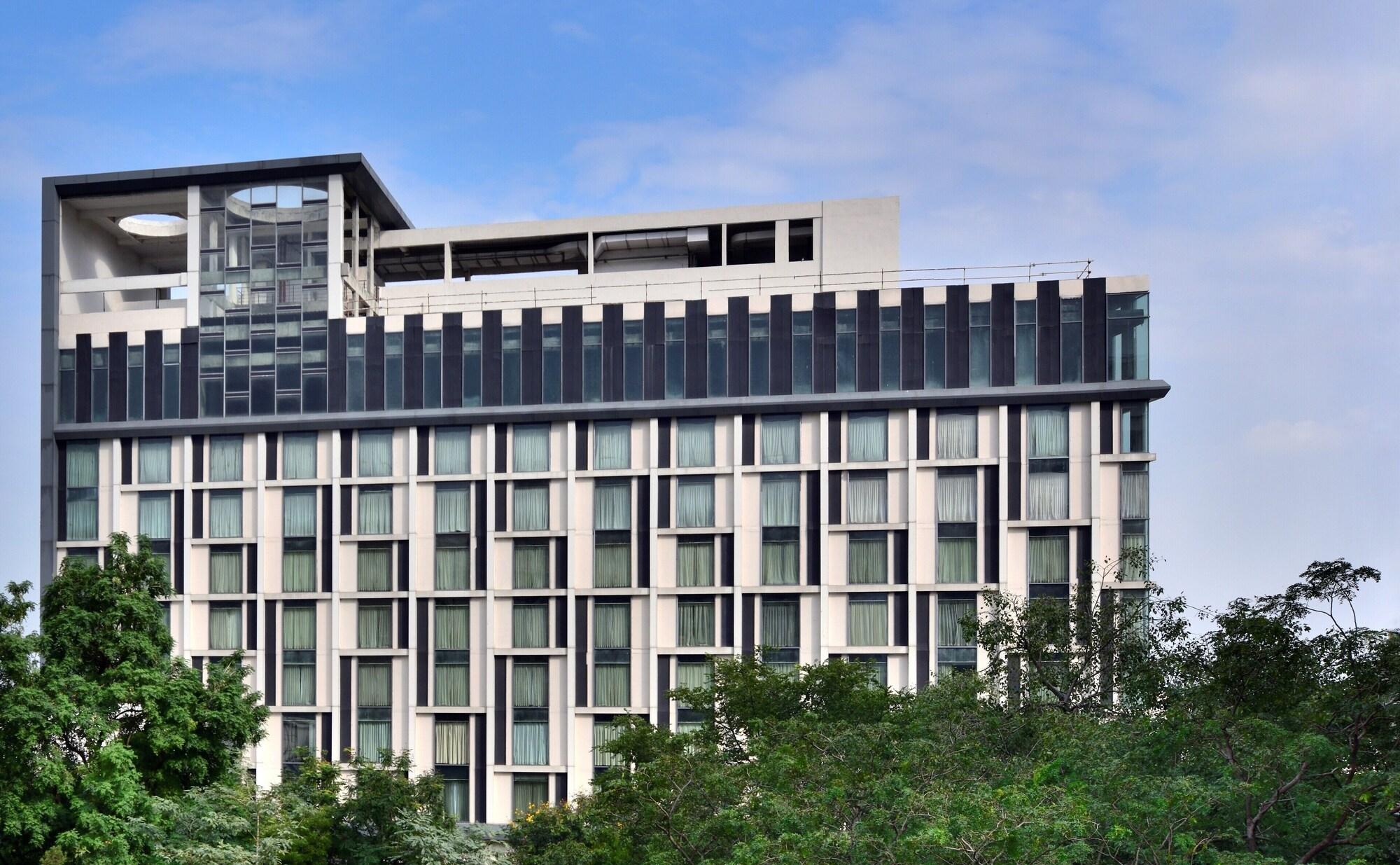 Vista Exterior Courtyard by Marriott Hyderabad