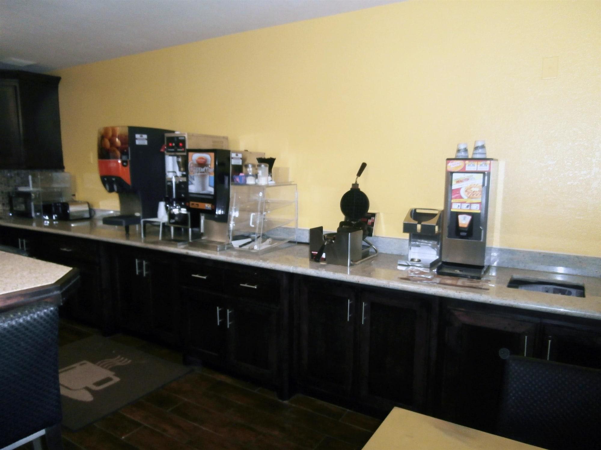Restaurant Americas Best Value Inn & Suites Thief River Falls