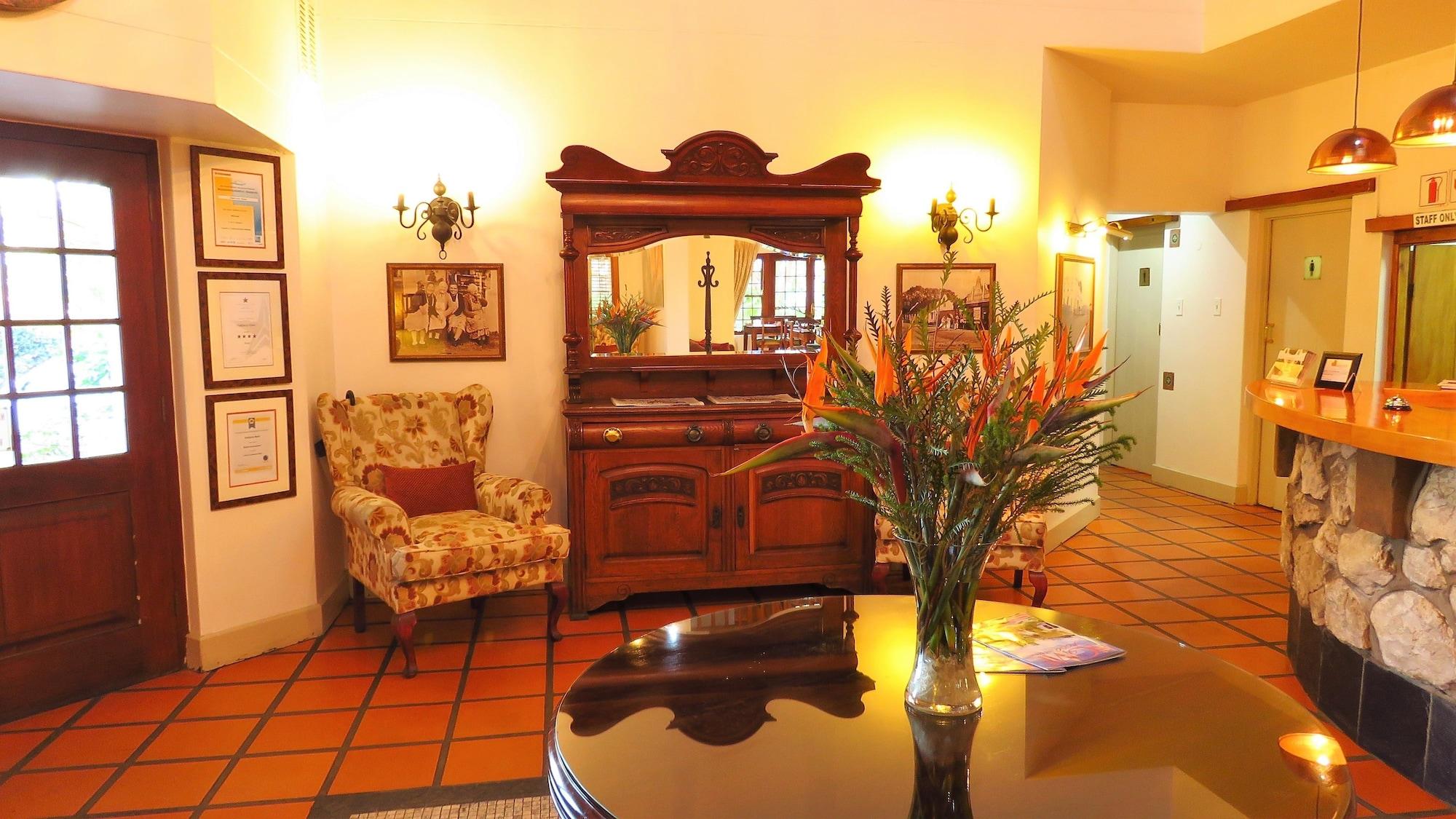 Vista Lobby Oakhurst Hotel