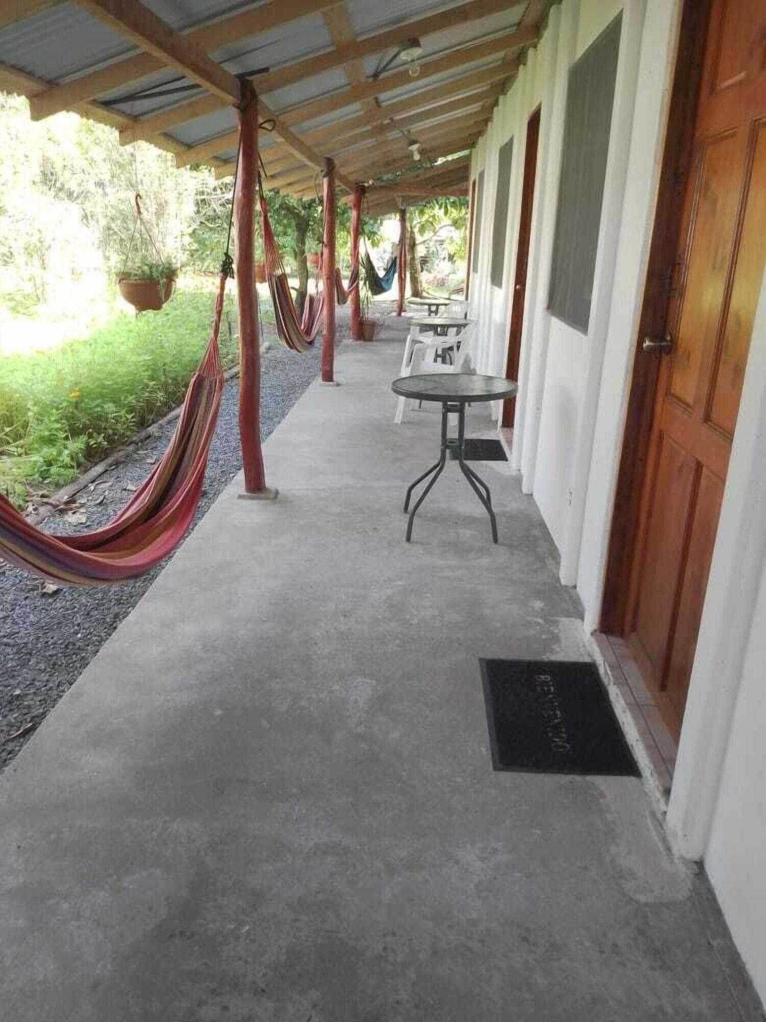 Vista Exterior Amaya's Hostel