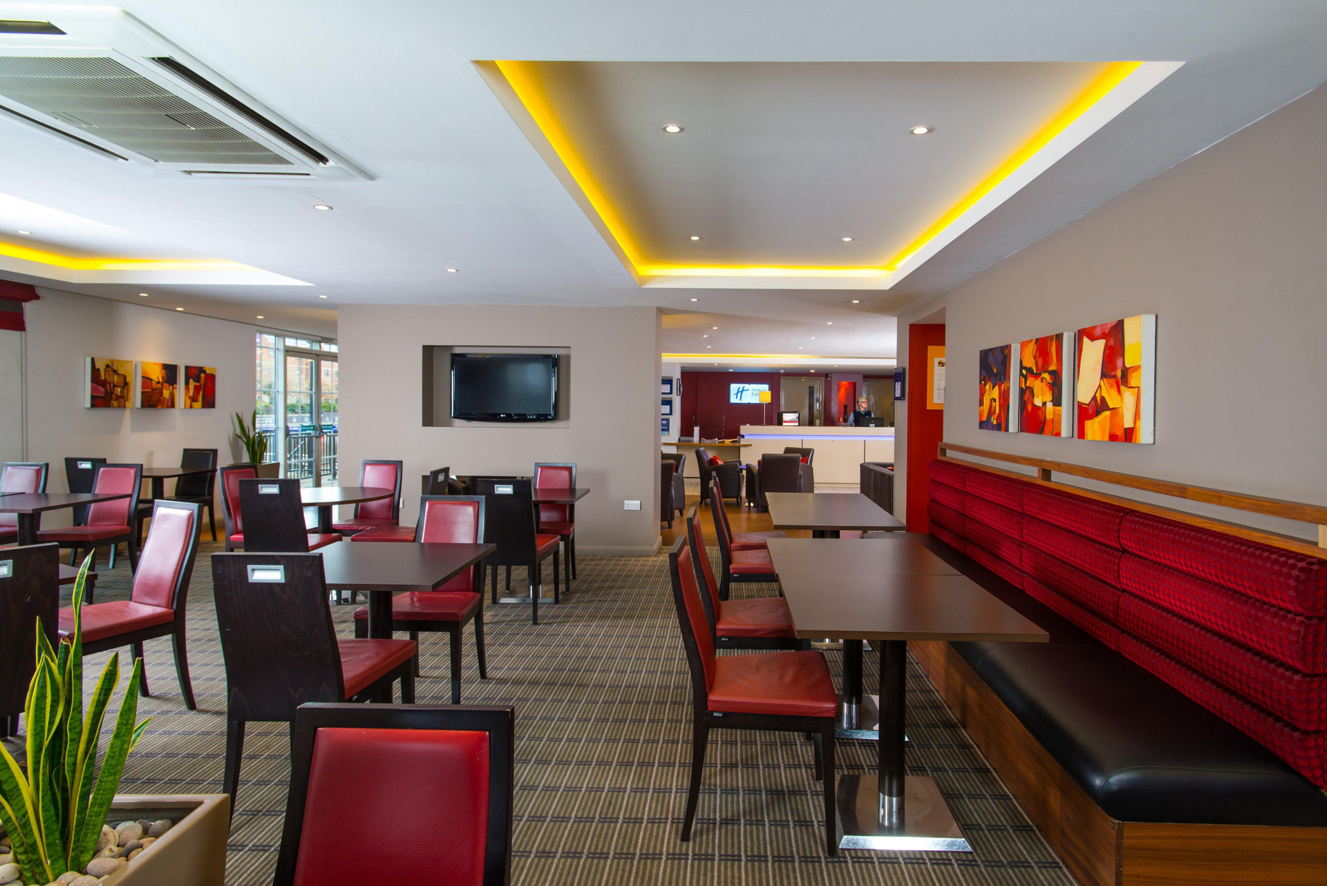 Restaurant Holiday Inn Express Manchester - Salford Quays by IHG