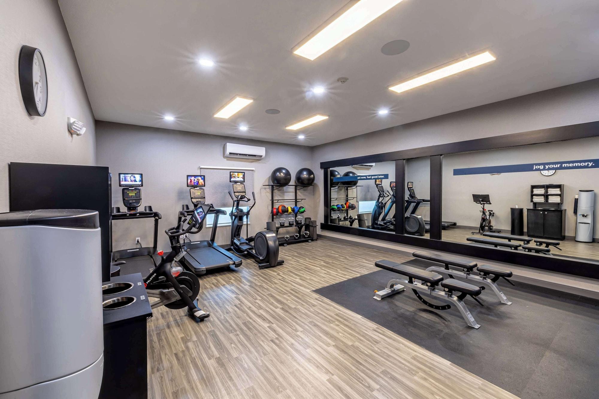 Gimnasio Hampton Inn & Suites Cleburne
