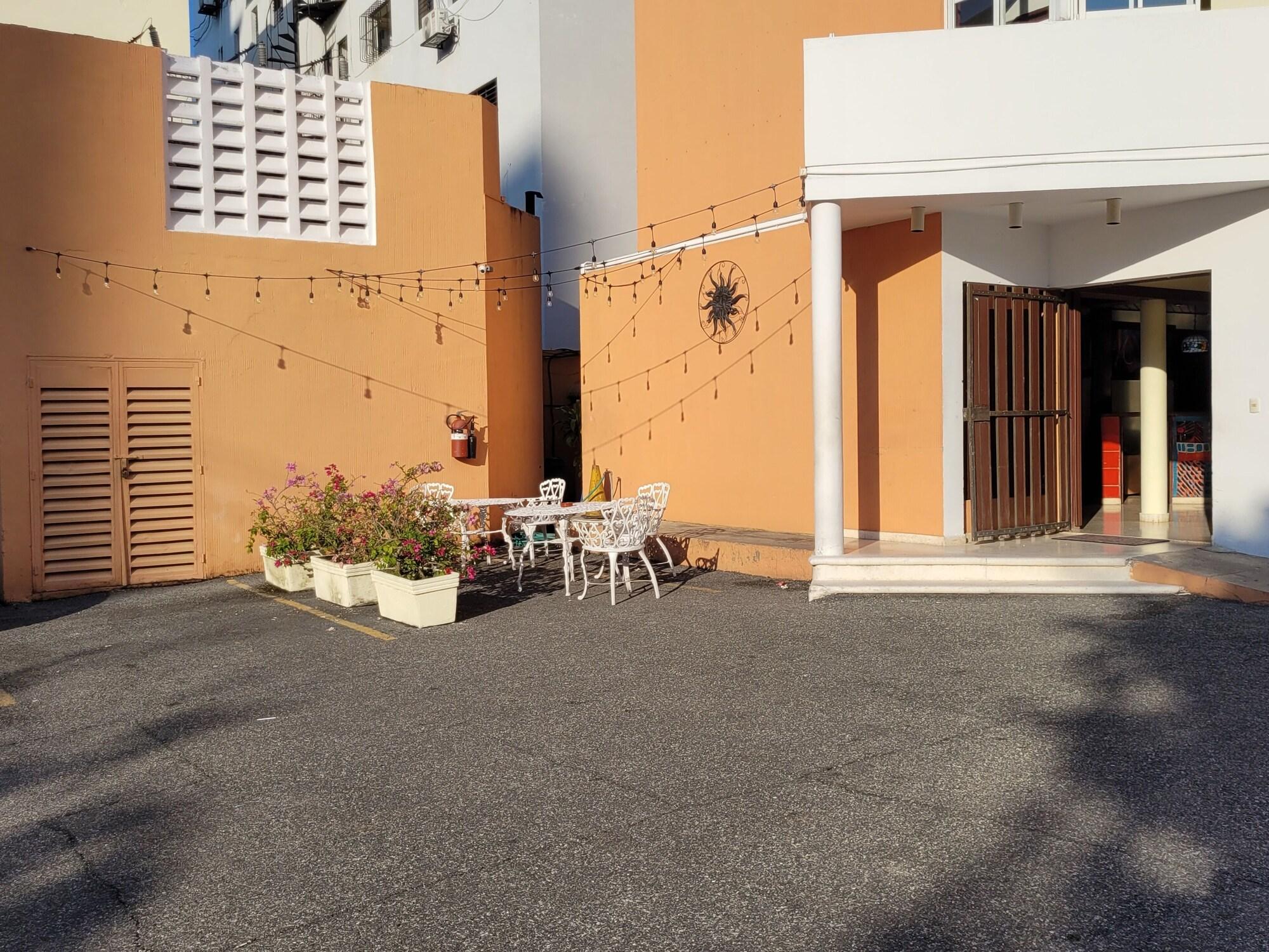 Varios Aparta Hotel Drake