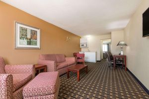Alojamiento - Super 8 by Wyndham Indianapolis/NE/Castleton Area