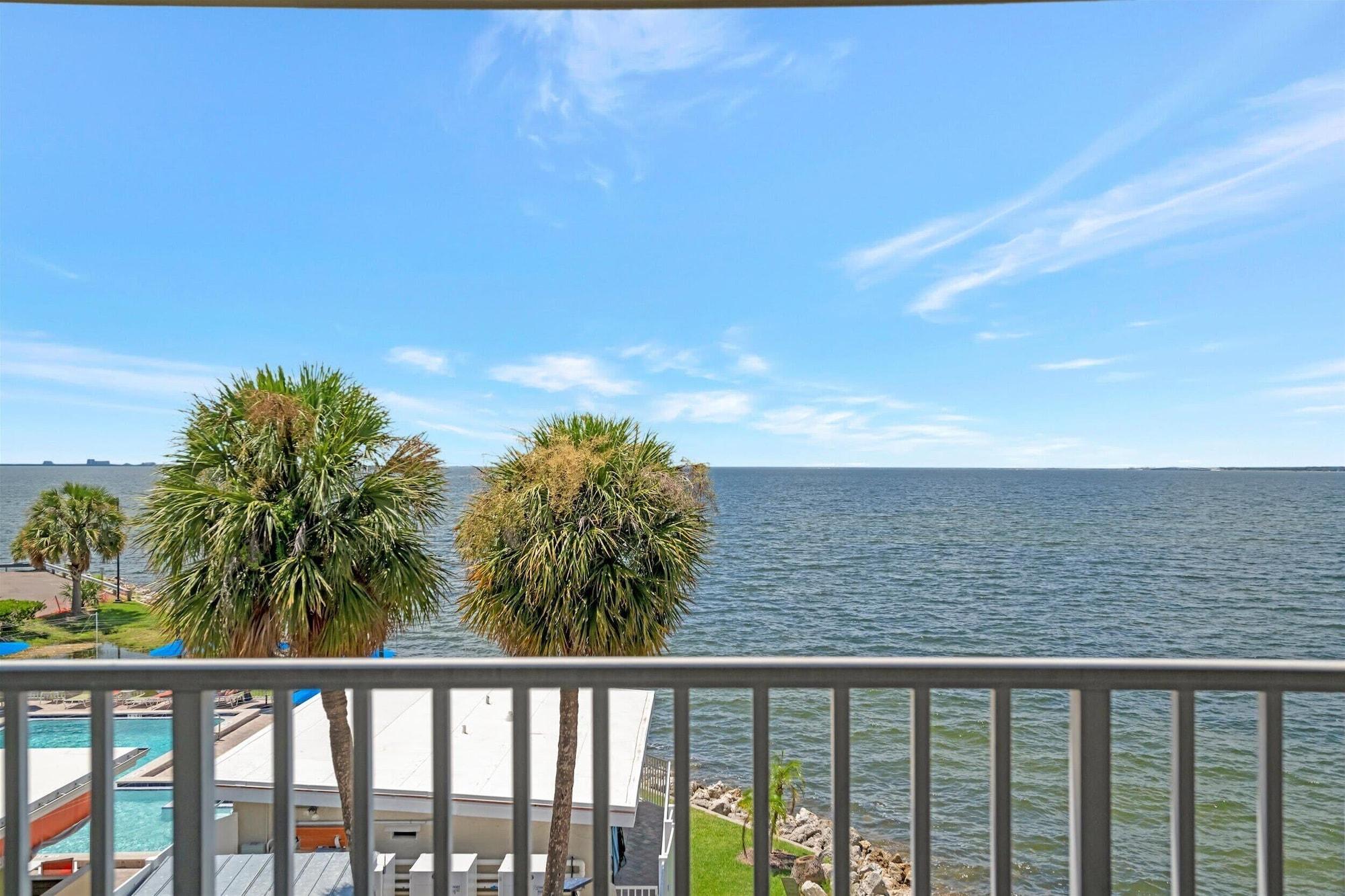 Equipamiento de Habitación Seaside Luxury Oasis with balcony