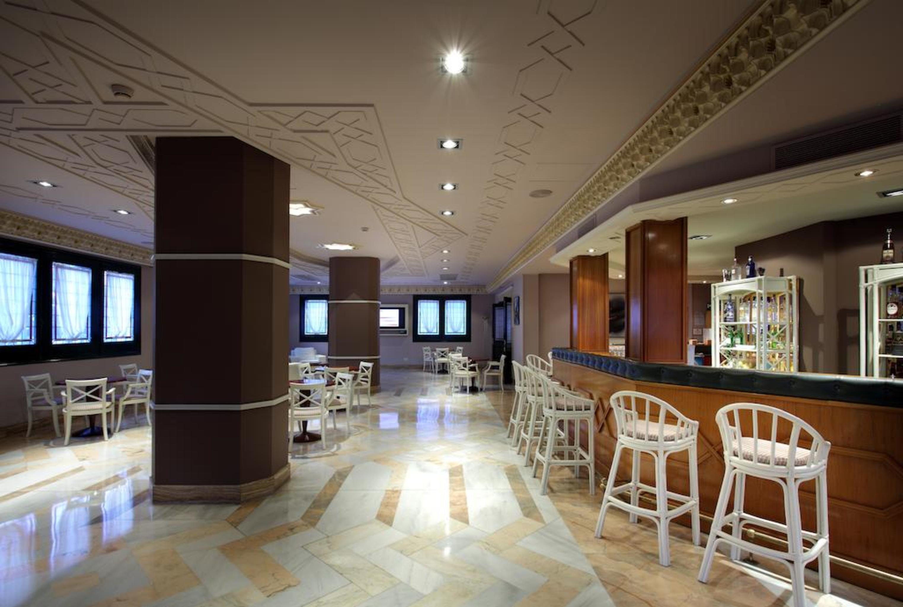 Bar/Salón Abades Benacazon