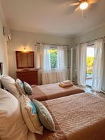 Alquiler Vacacional - Villa Eleftheria: 4 bedrooms for up to 9 adults, pool and outstanding 180° views