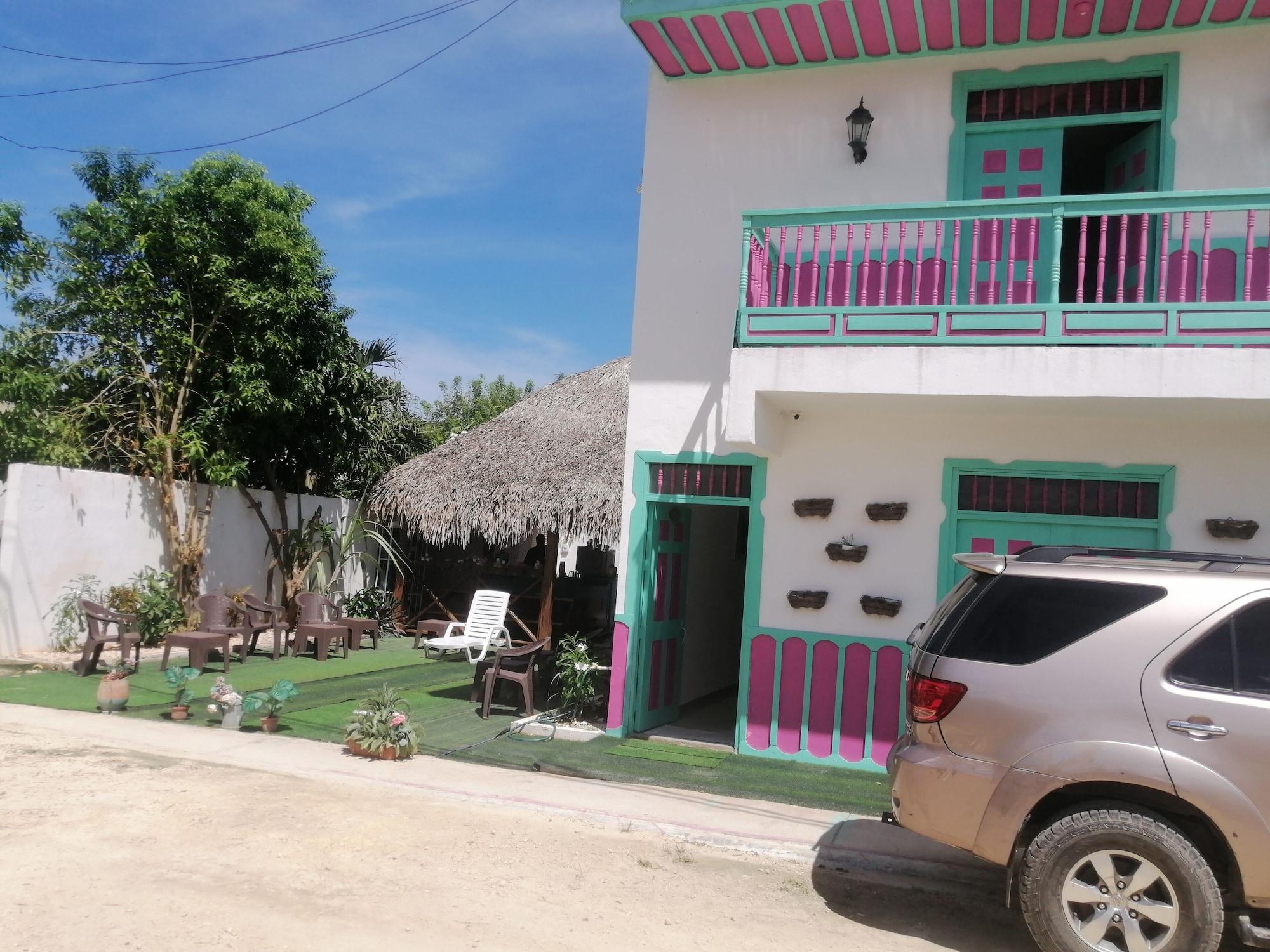 Vista Exterior Hostal Johnnier Macao Punta Cana