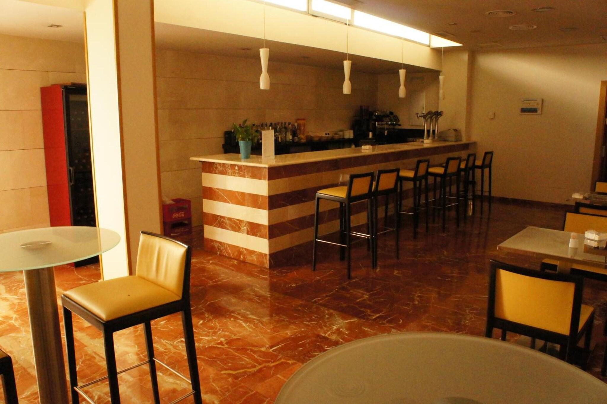 Bar/Salón Tch Hotel