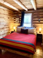 Alquiler Vacacional - Off-Grid Clean, Cozy Log Cabin 4.95 Star Rating 86 Reviews