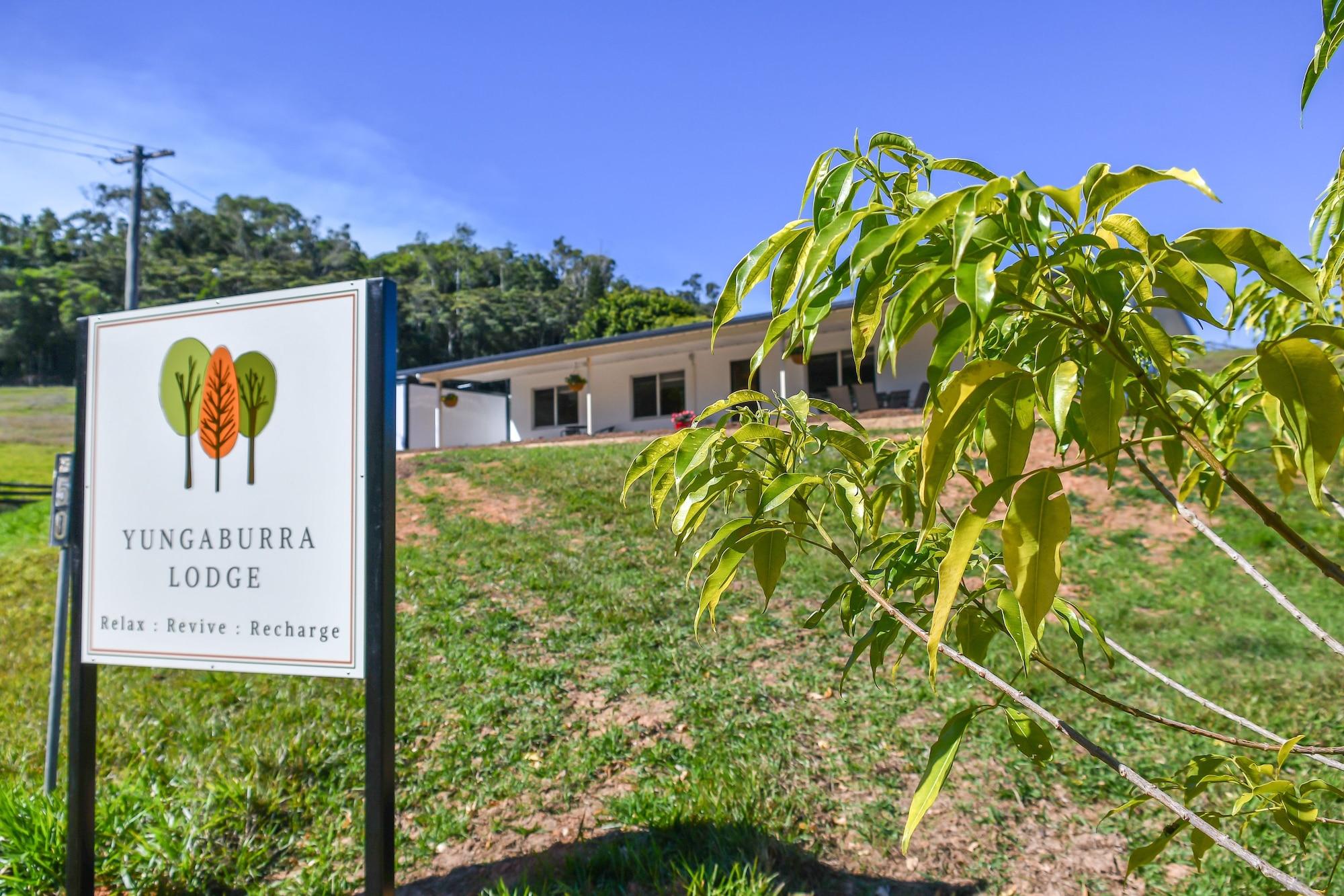 Varios Yungaburra  Lodge