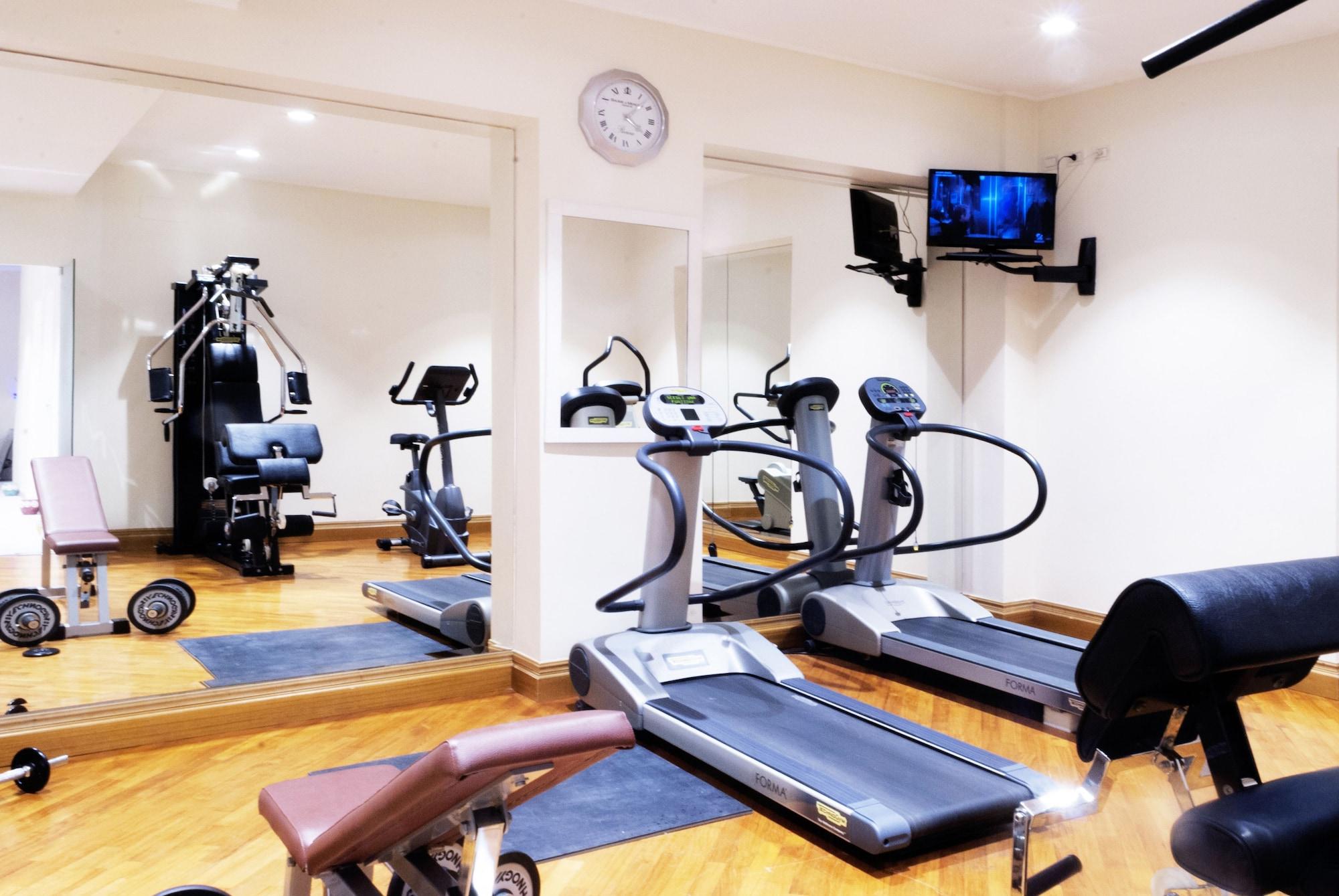 Gimnasio Sina De la Ville