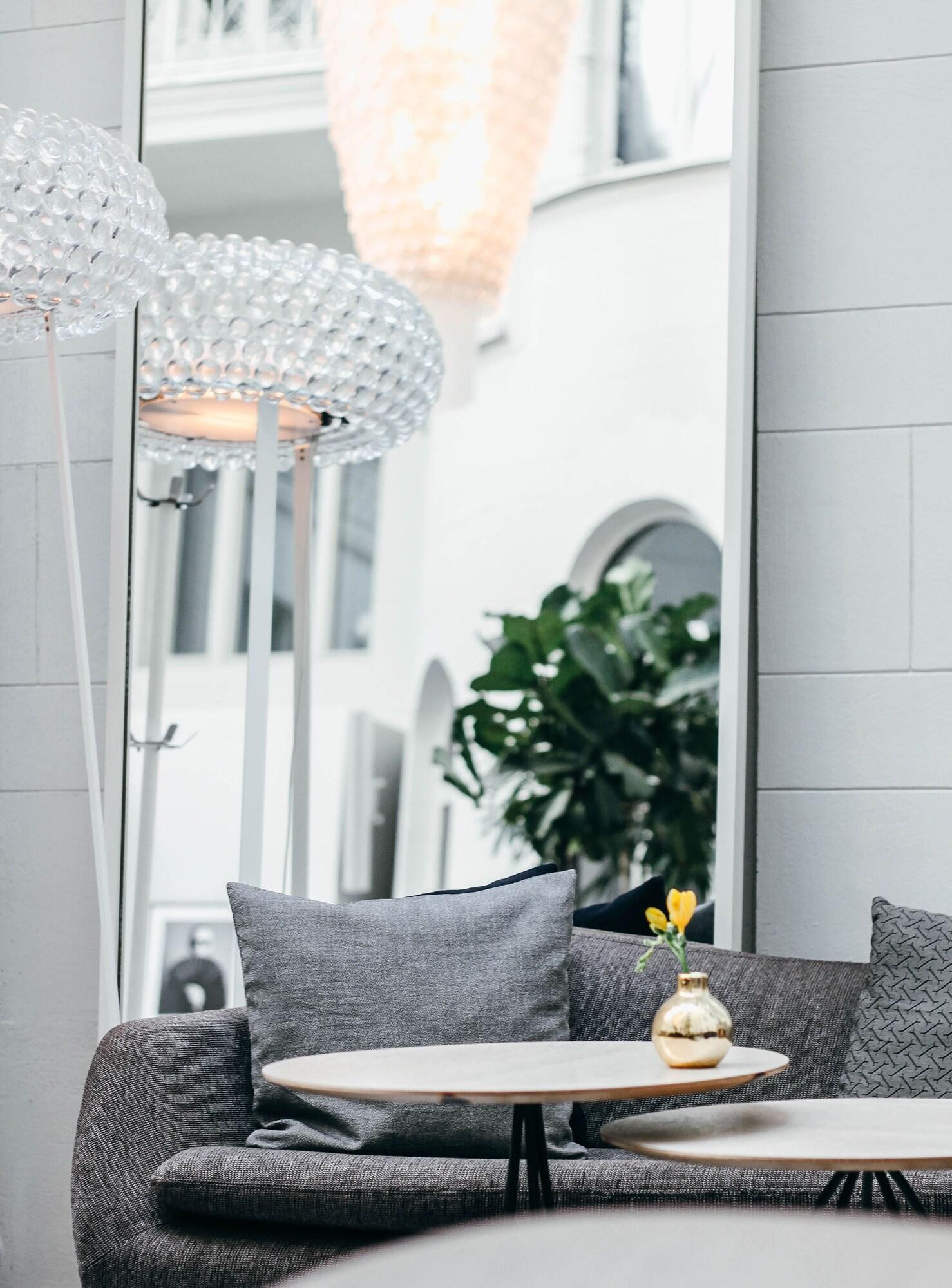 Vista Lobby Nobis Hotel