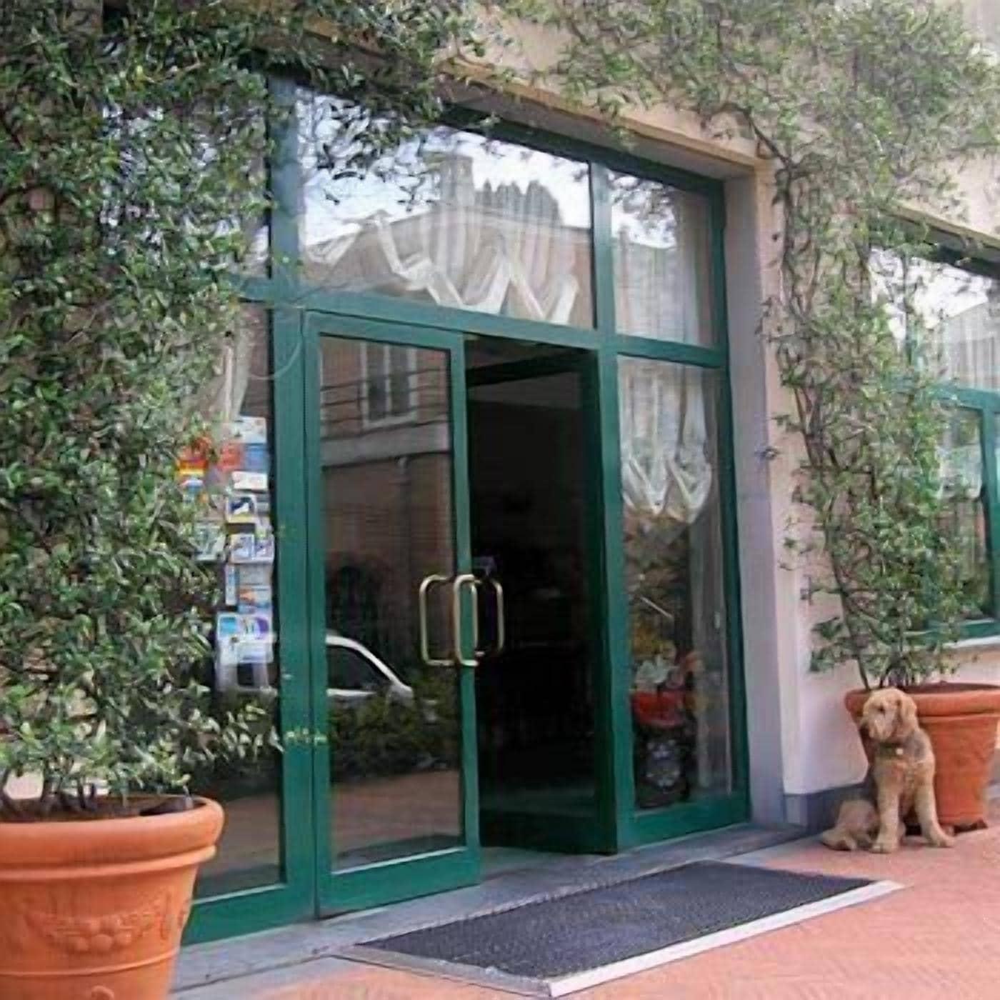 Vista Exterior Hotel La Capannina