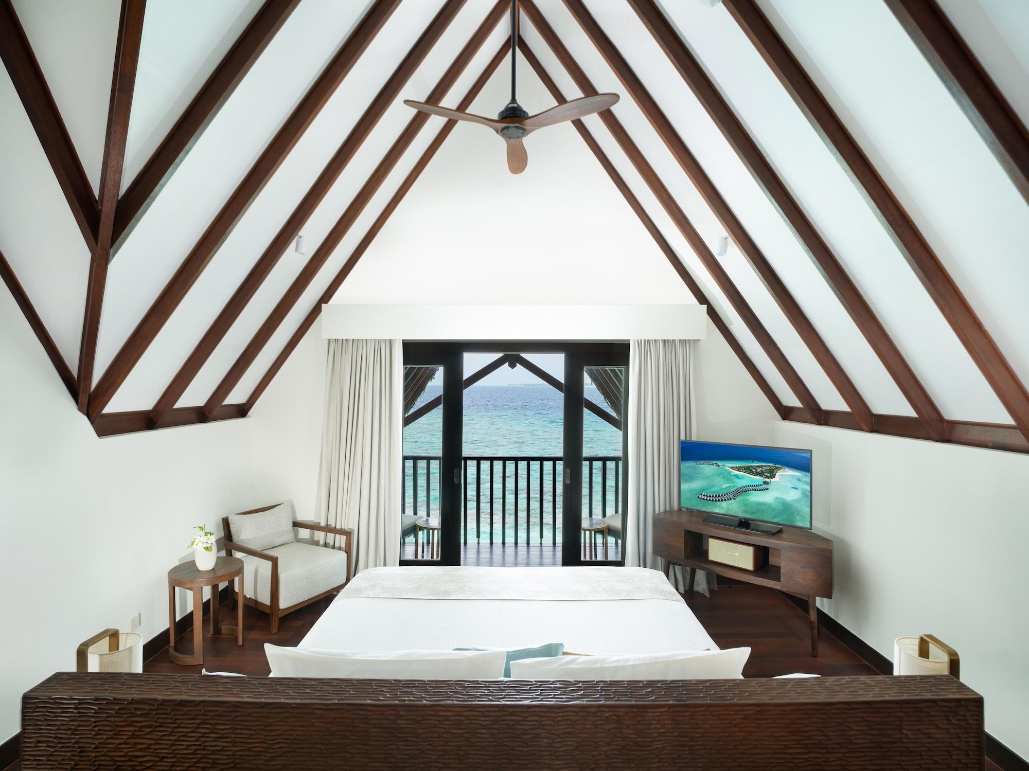 Playa Heritance Aarah - Premium All Inclusive - 40 Minutes away from Male by Seaplane