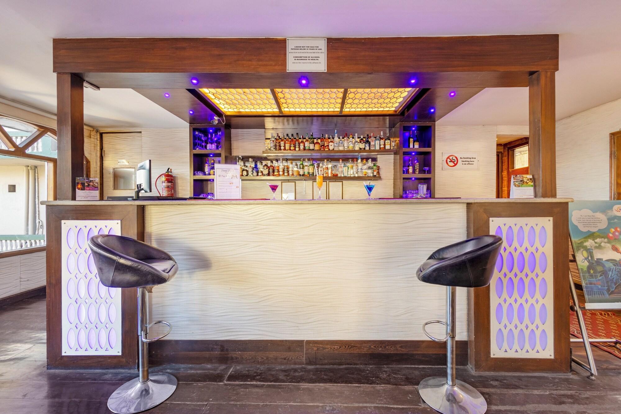 Bar/Salón Sterling Kufri