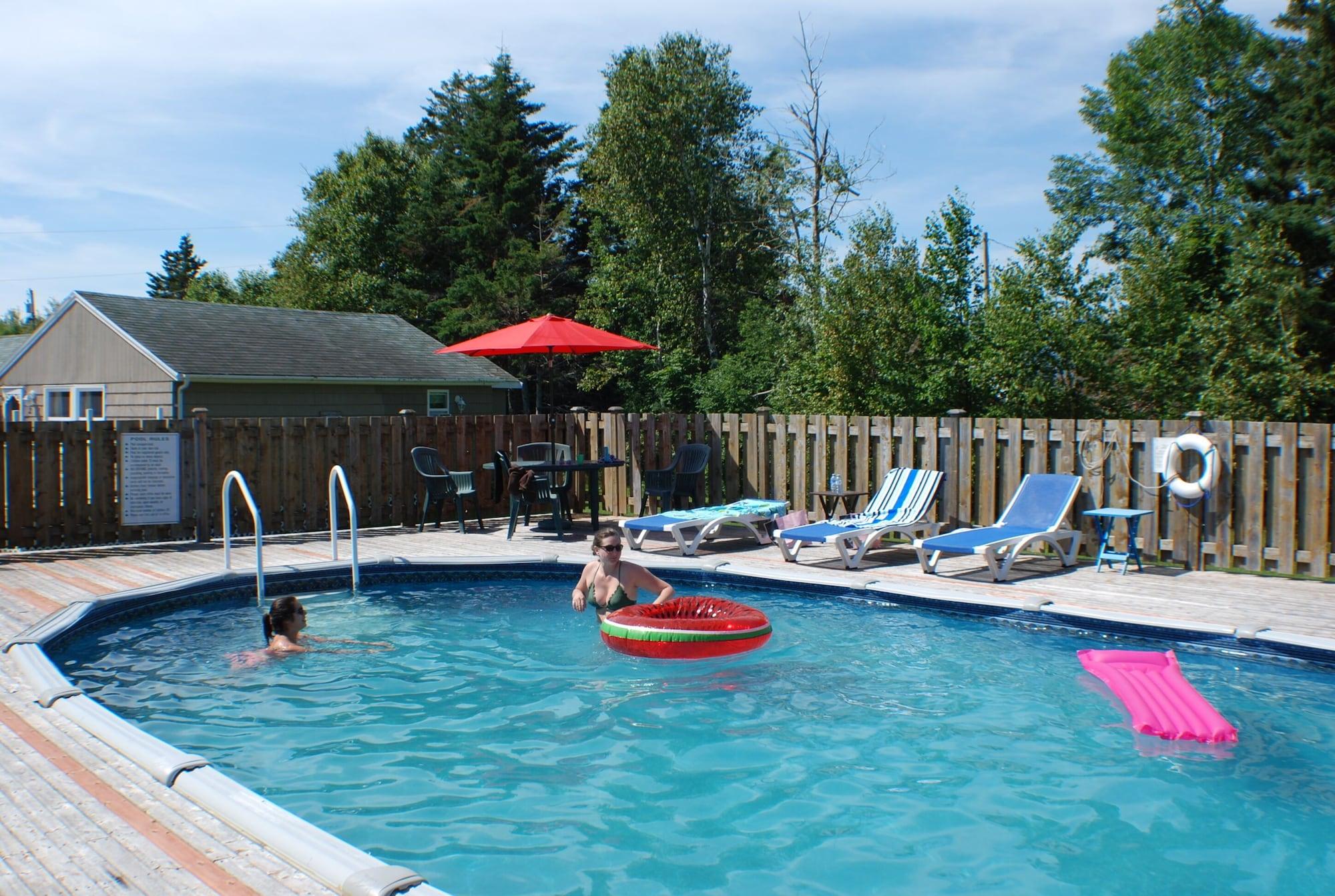 Vista Piscina Cavendish Breeze Inn