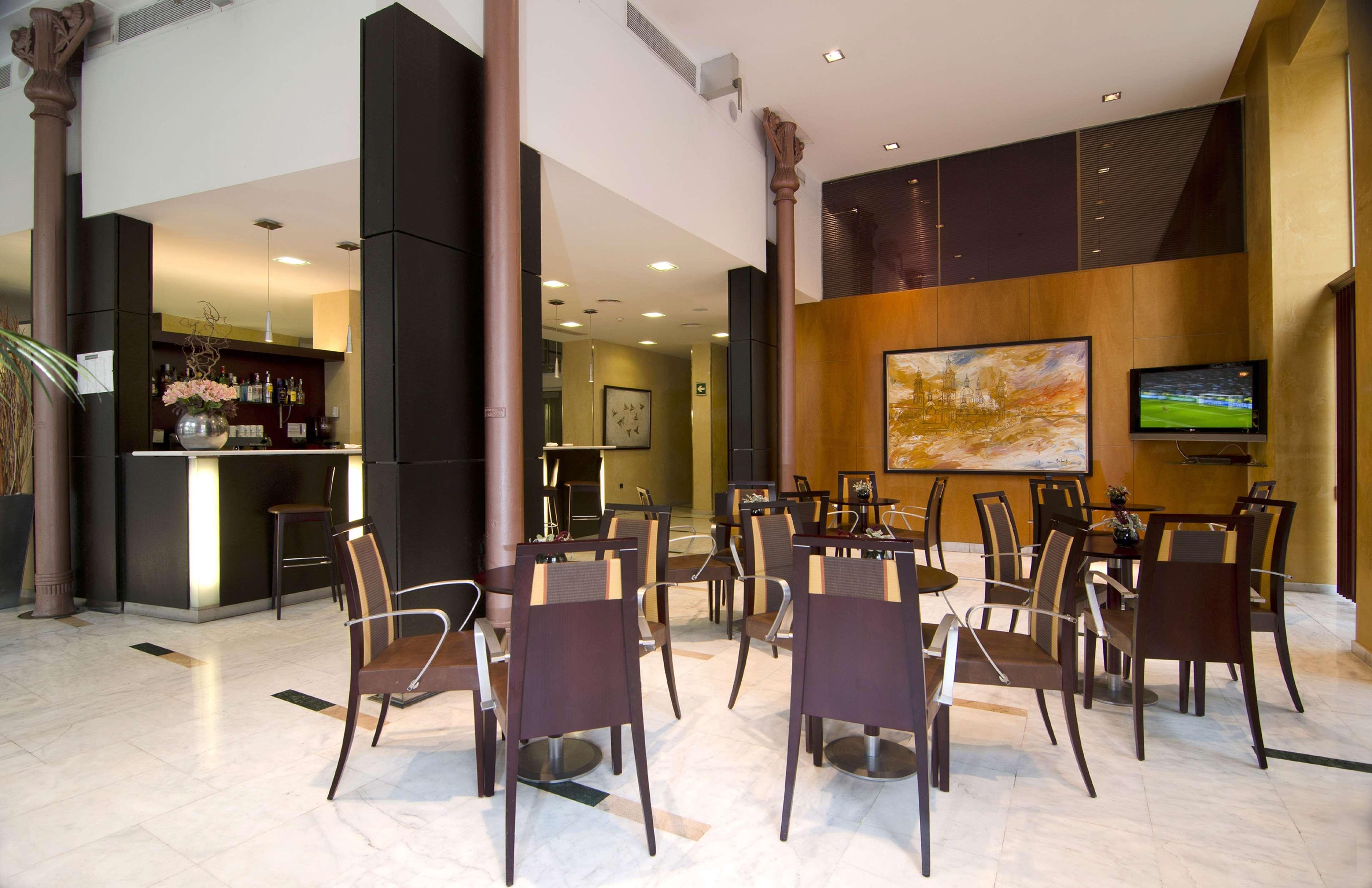 Bar/Salón Catalonia El Pilar