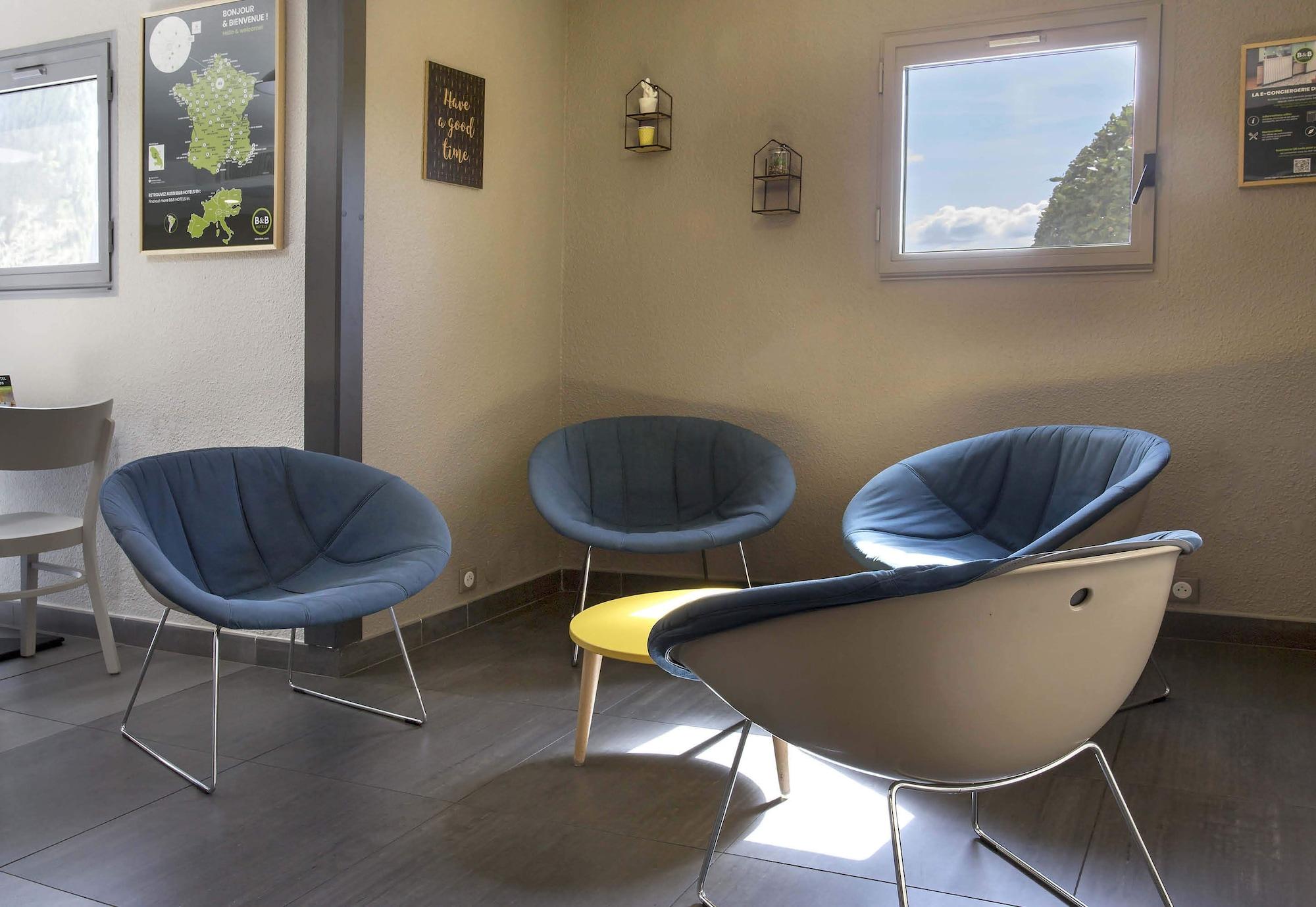 Vista Lobby B&B HOTEL Angoulème