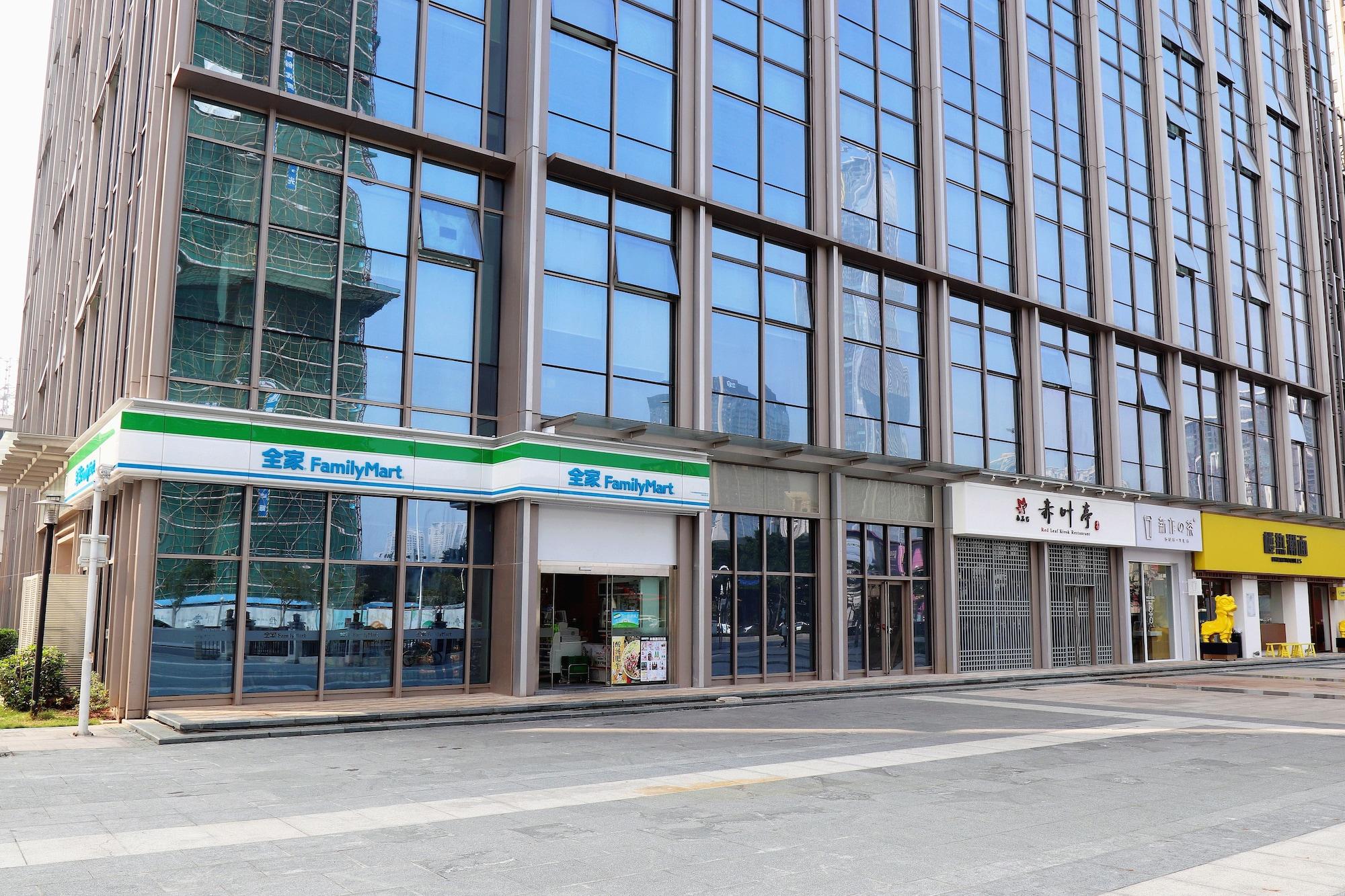 Vista Exterior Royal Star Apartment Central City Branch