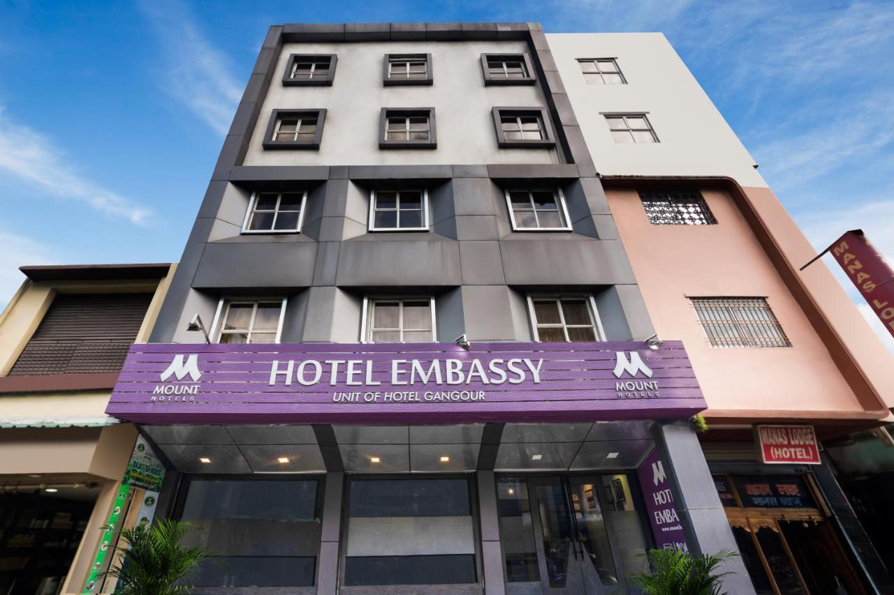 Vista Exterior Mount Embassy Hotel