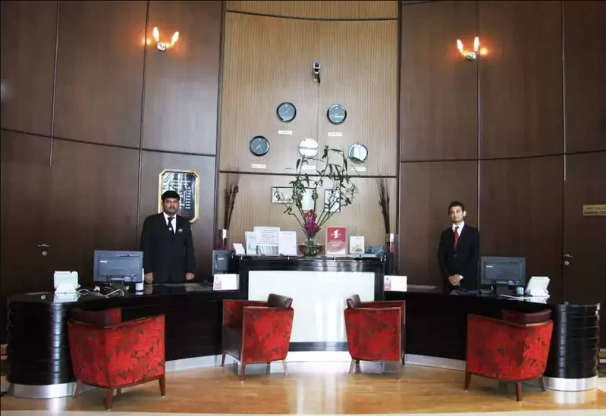Vista Lobby Ramee Rose Hotel