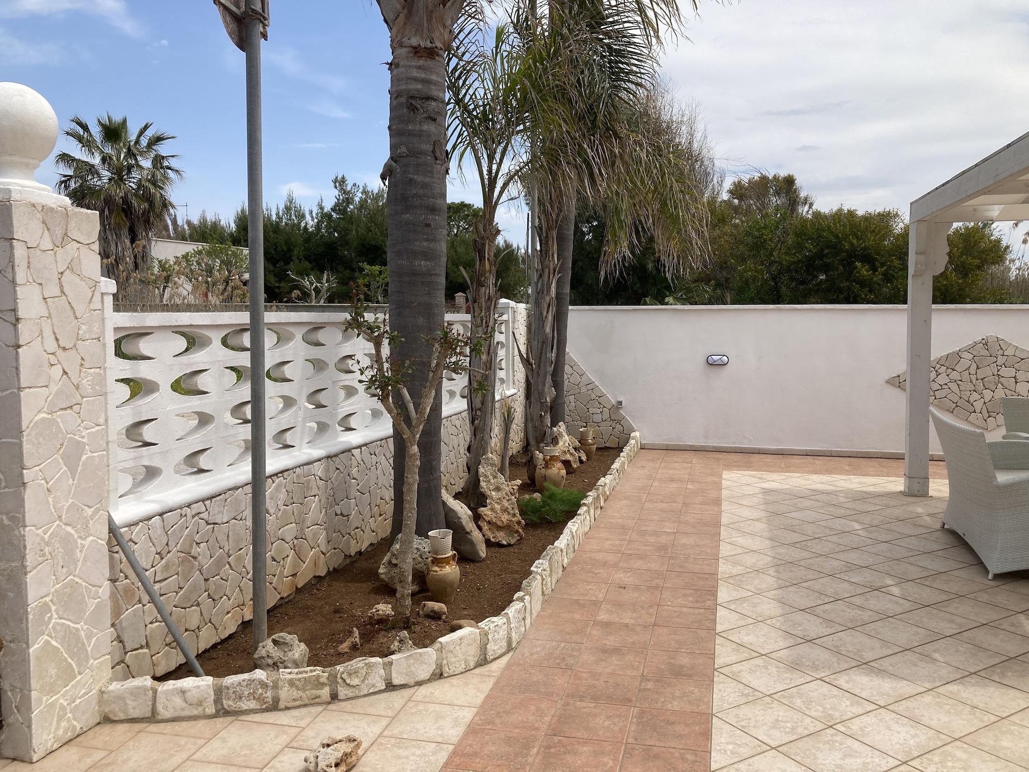 Vista Exterior Punta Prosciutto Angel Bay B&B