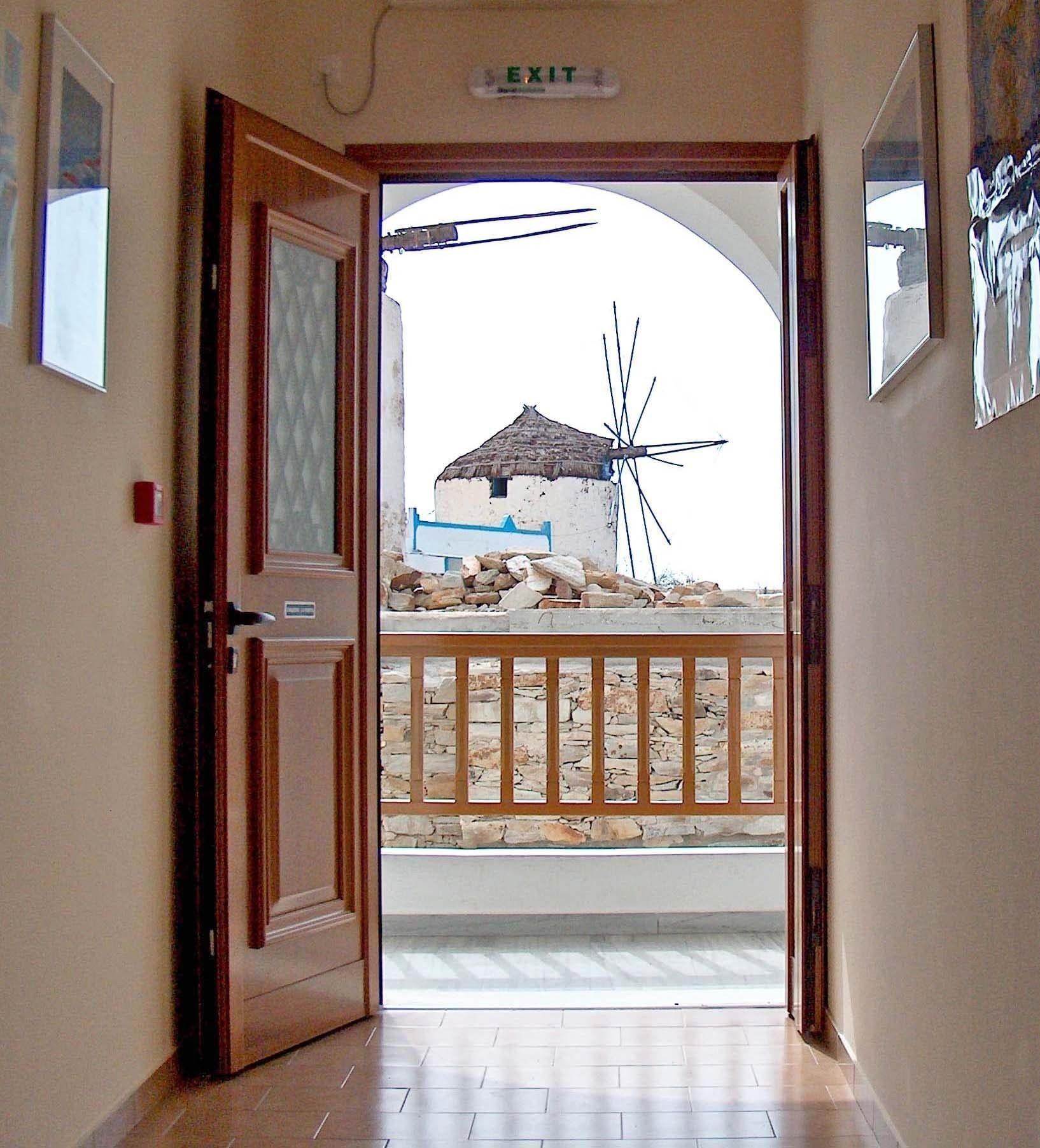 Vista Lobby The Windmills