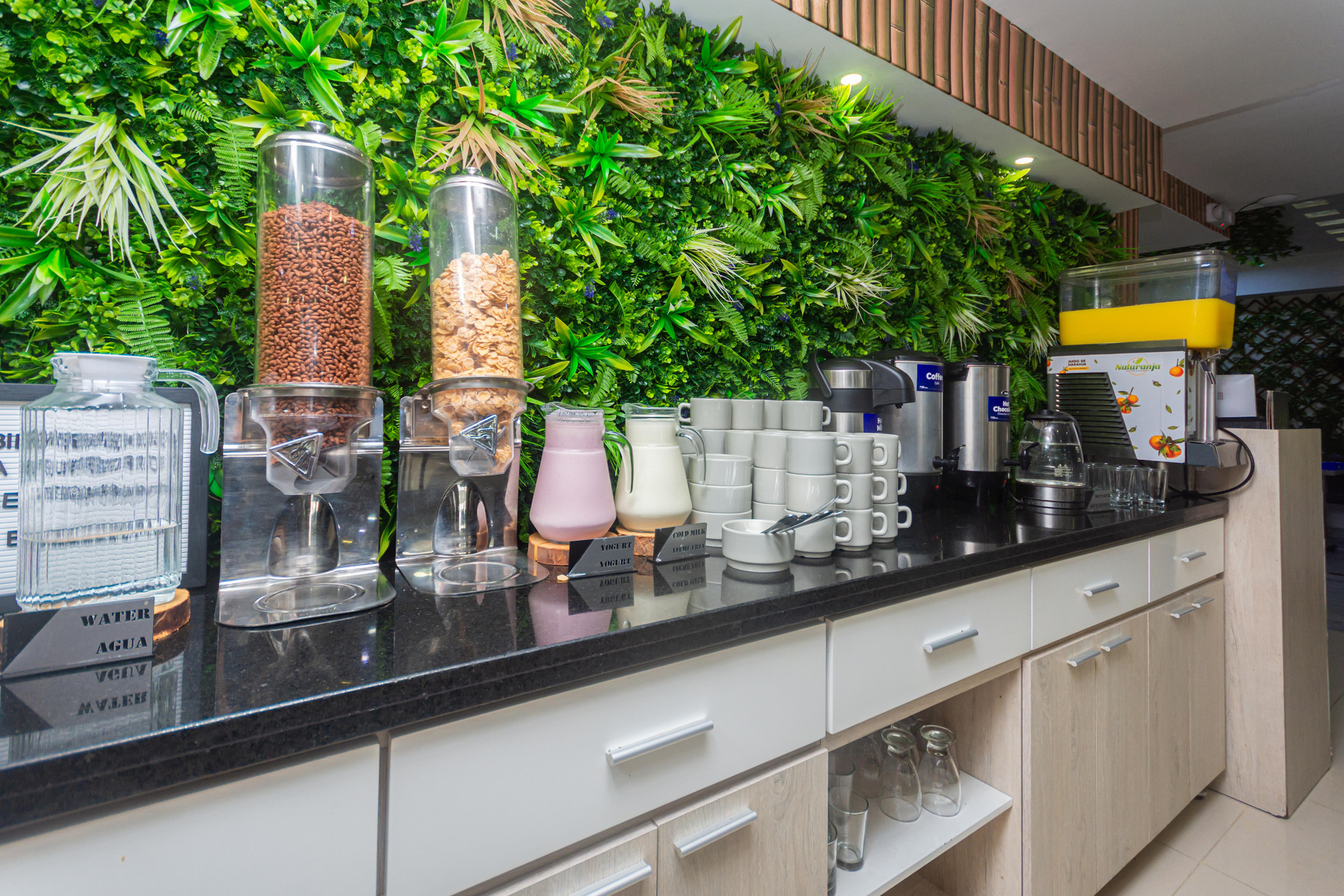 Restaurant Hotel Laureles Plaza