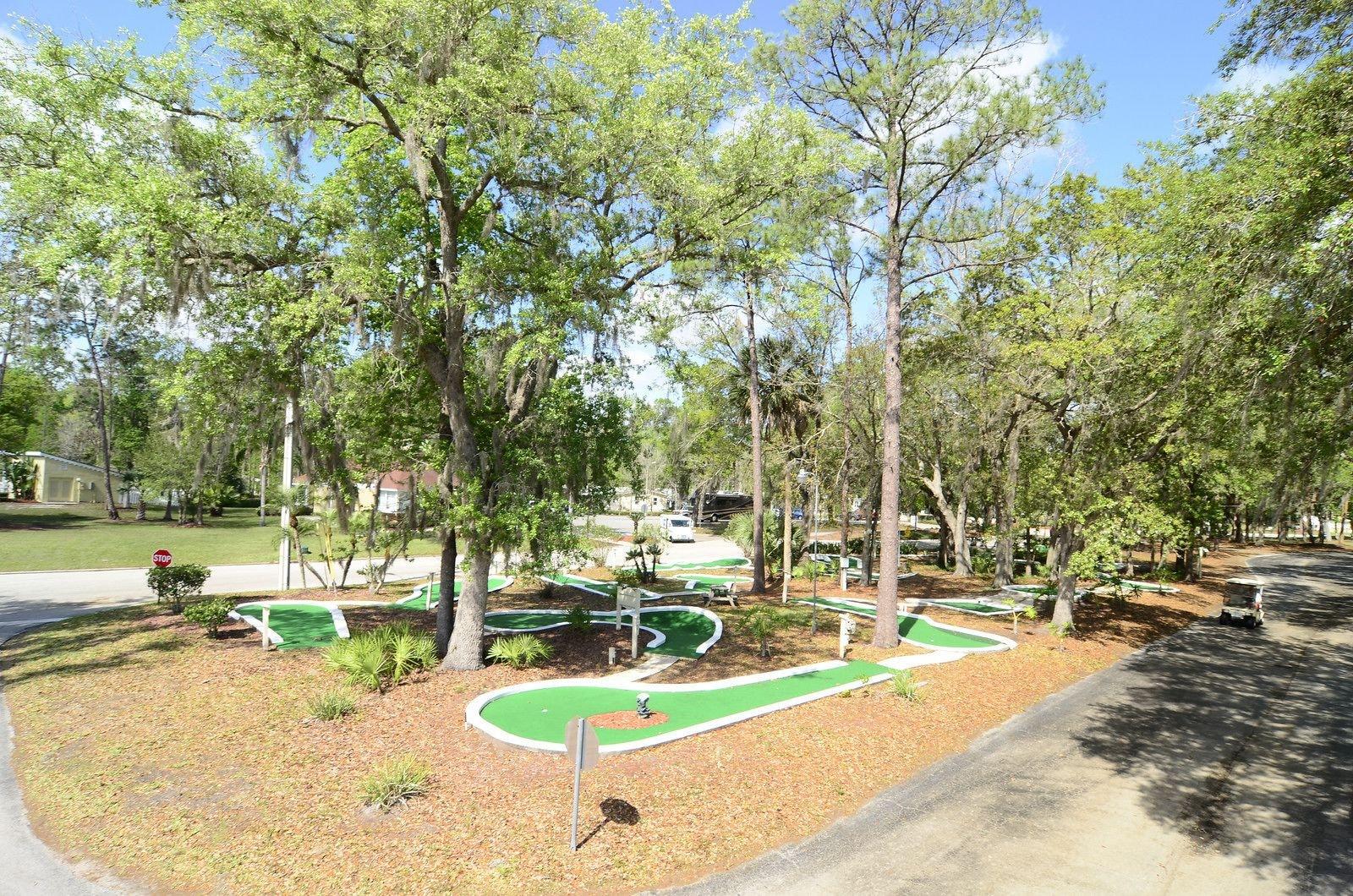 Campo de Golf Sherwood Forest RV Resort
