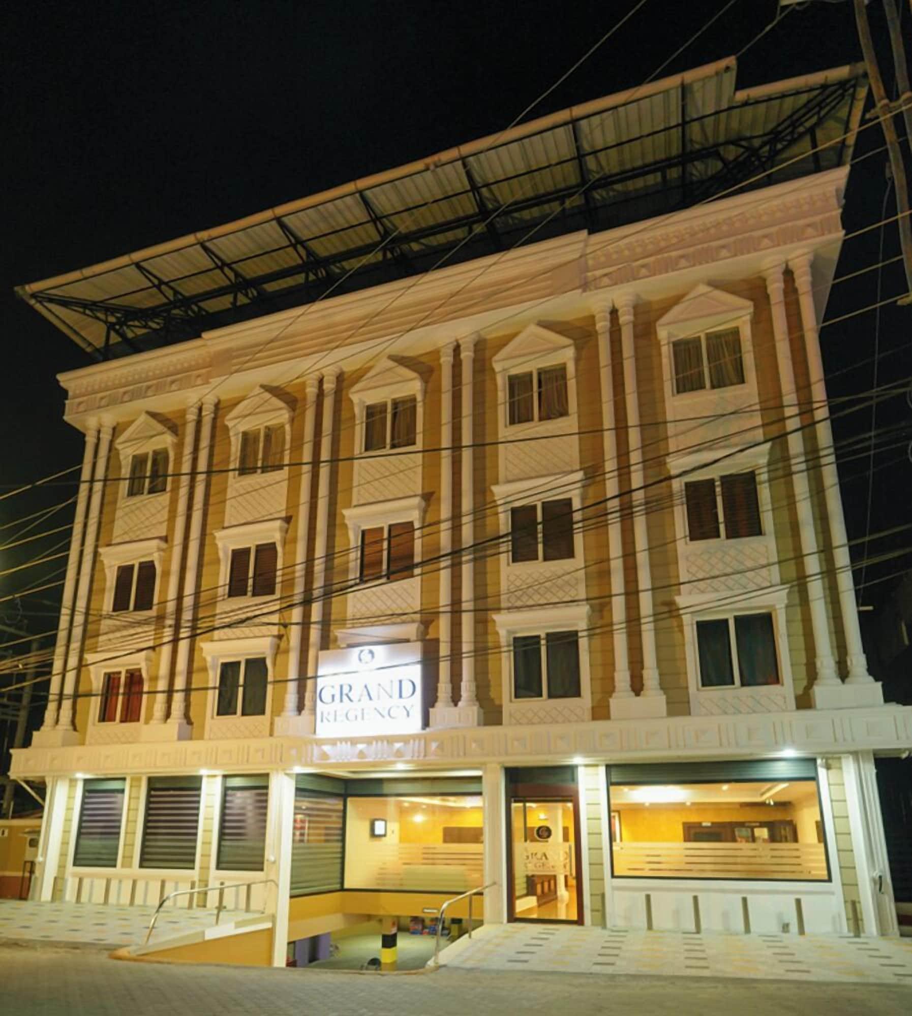 Vista Exterior Hotel Grand Regency