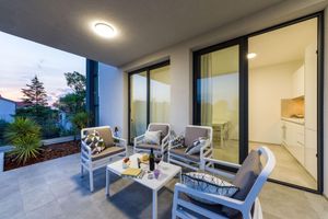 Alquiler Vacacional - Charming First Floor Apartment With Big, Private Balcony, Shared Swimming Pool