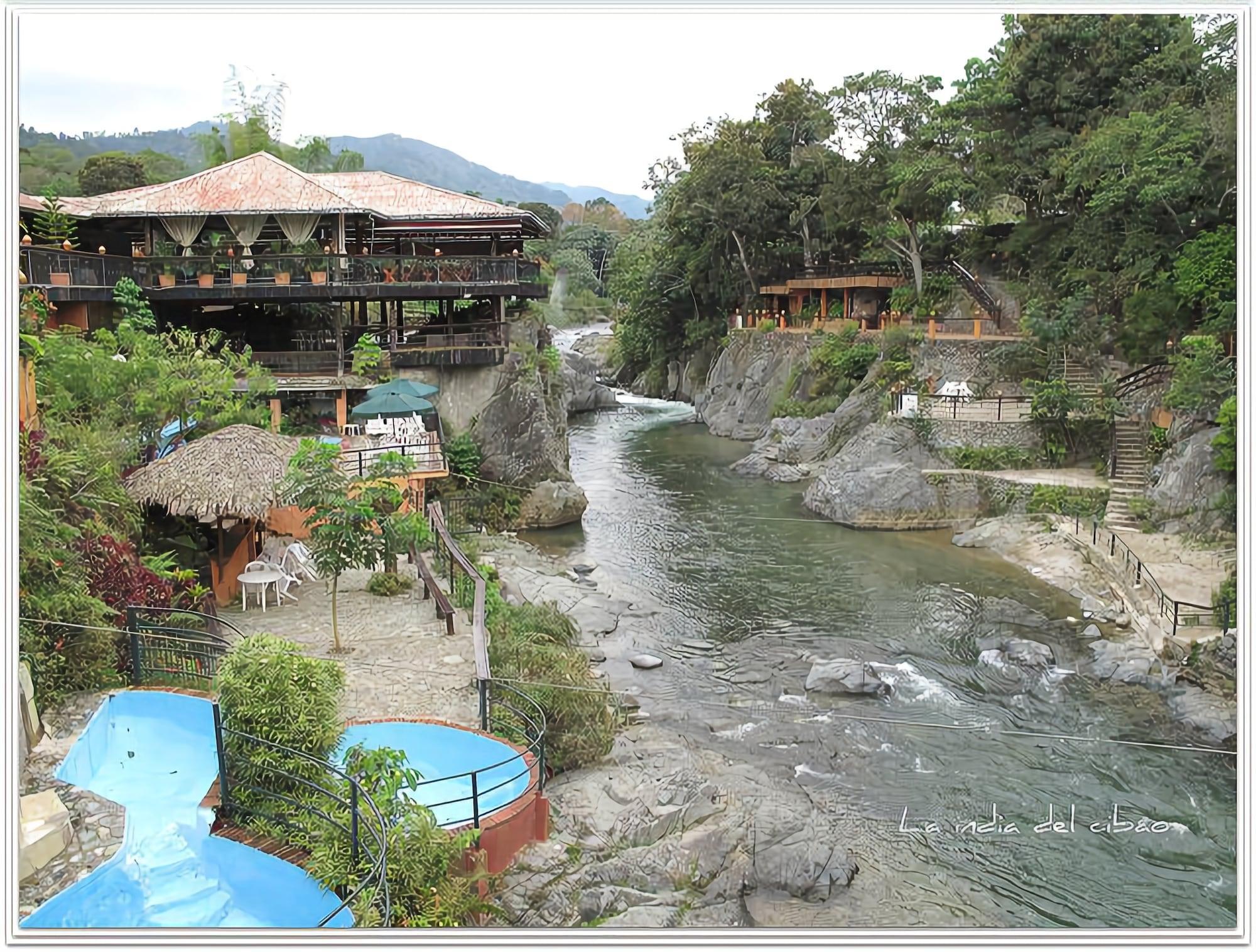 Instalaciones Recreativas Jarabacoa River Club