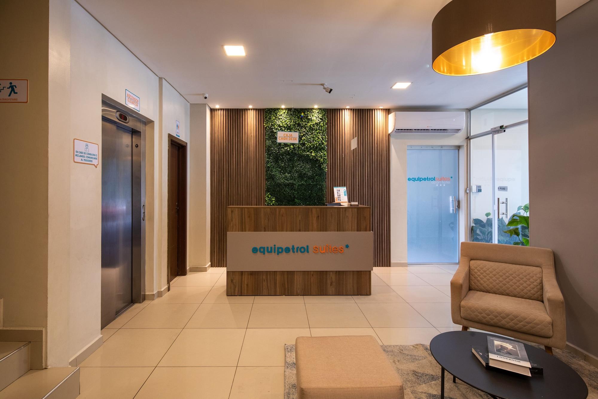 Vista Lobby Equipetrol Suites Apart Hotel